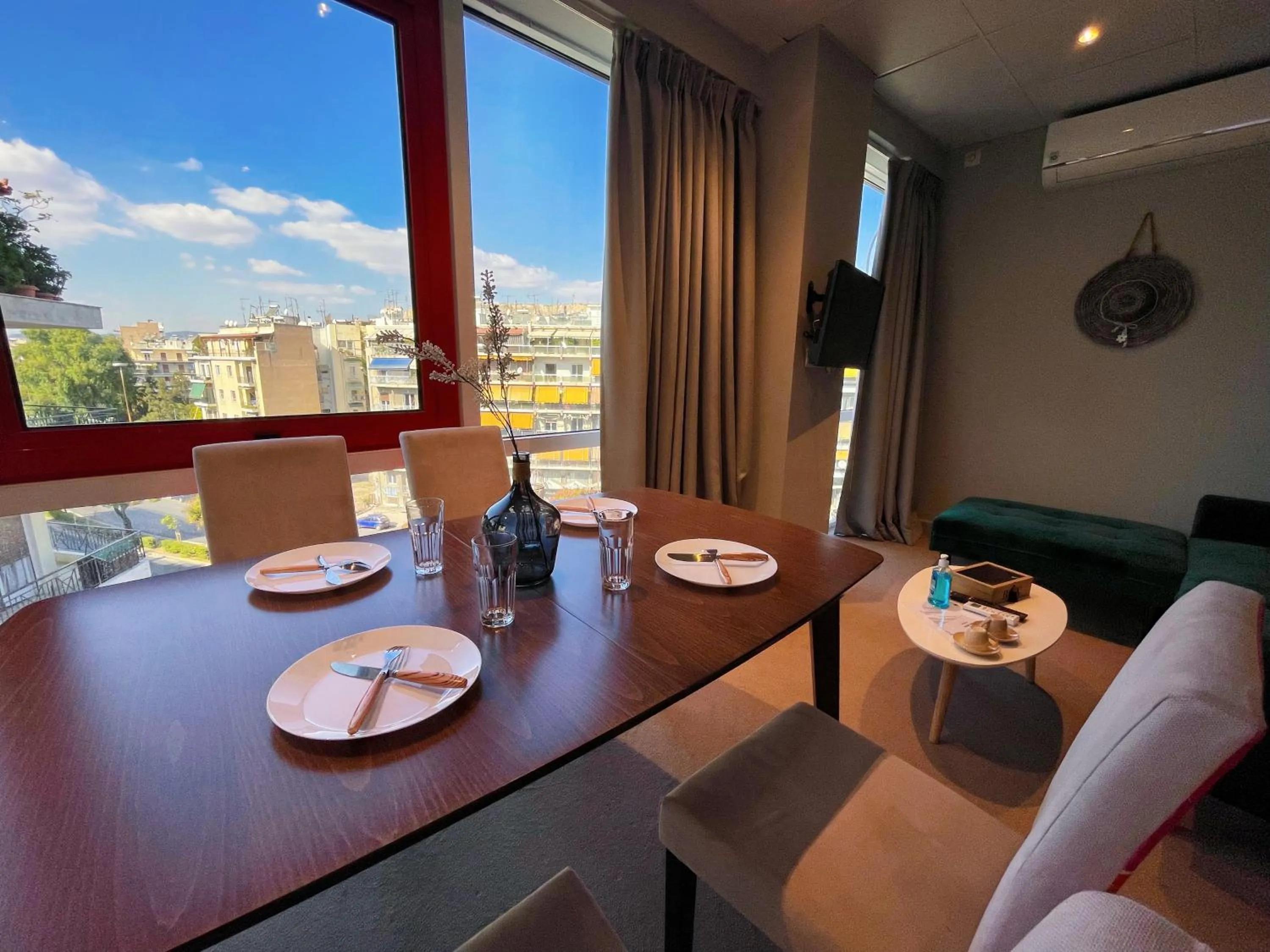 Dining area in WSD Baia Acropolis Hotel Apartment