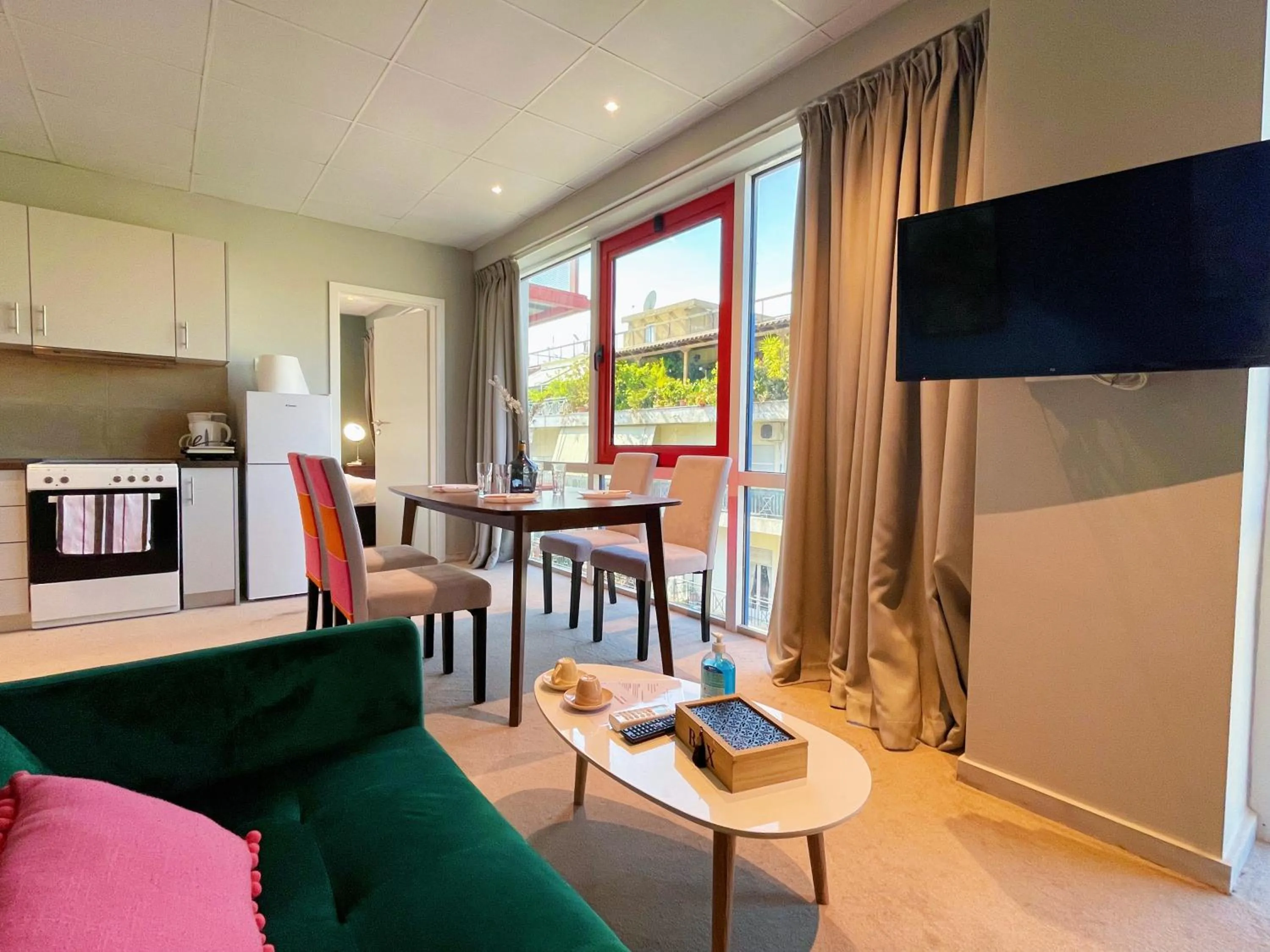 TV and multimedia in WSD Baia Acropolis Hotel Apartment