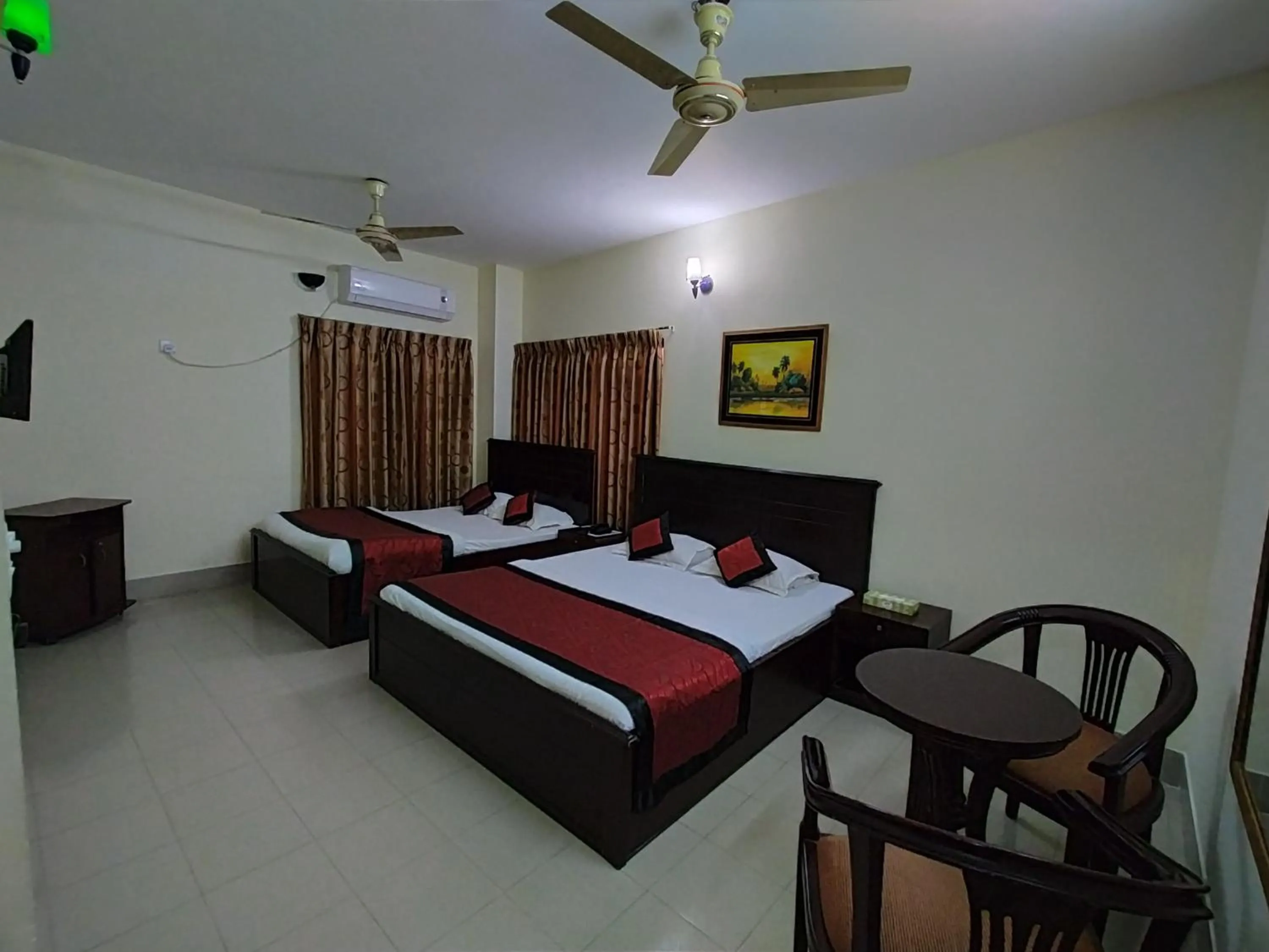 Bedroom, Bed in Hotel Supreme