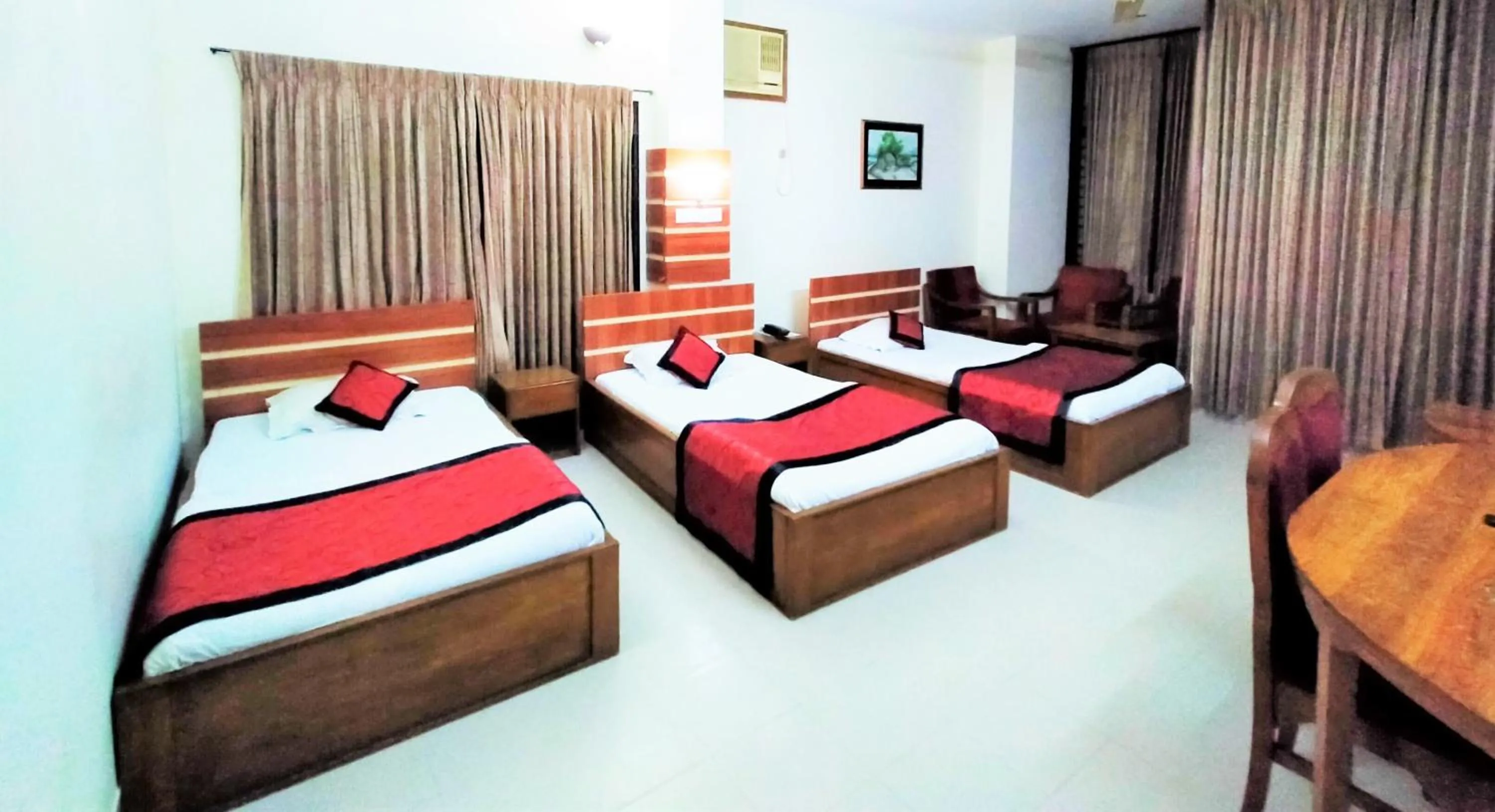 Photo of the whole room, Bed in Hotel Supreme