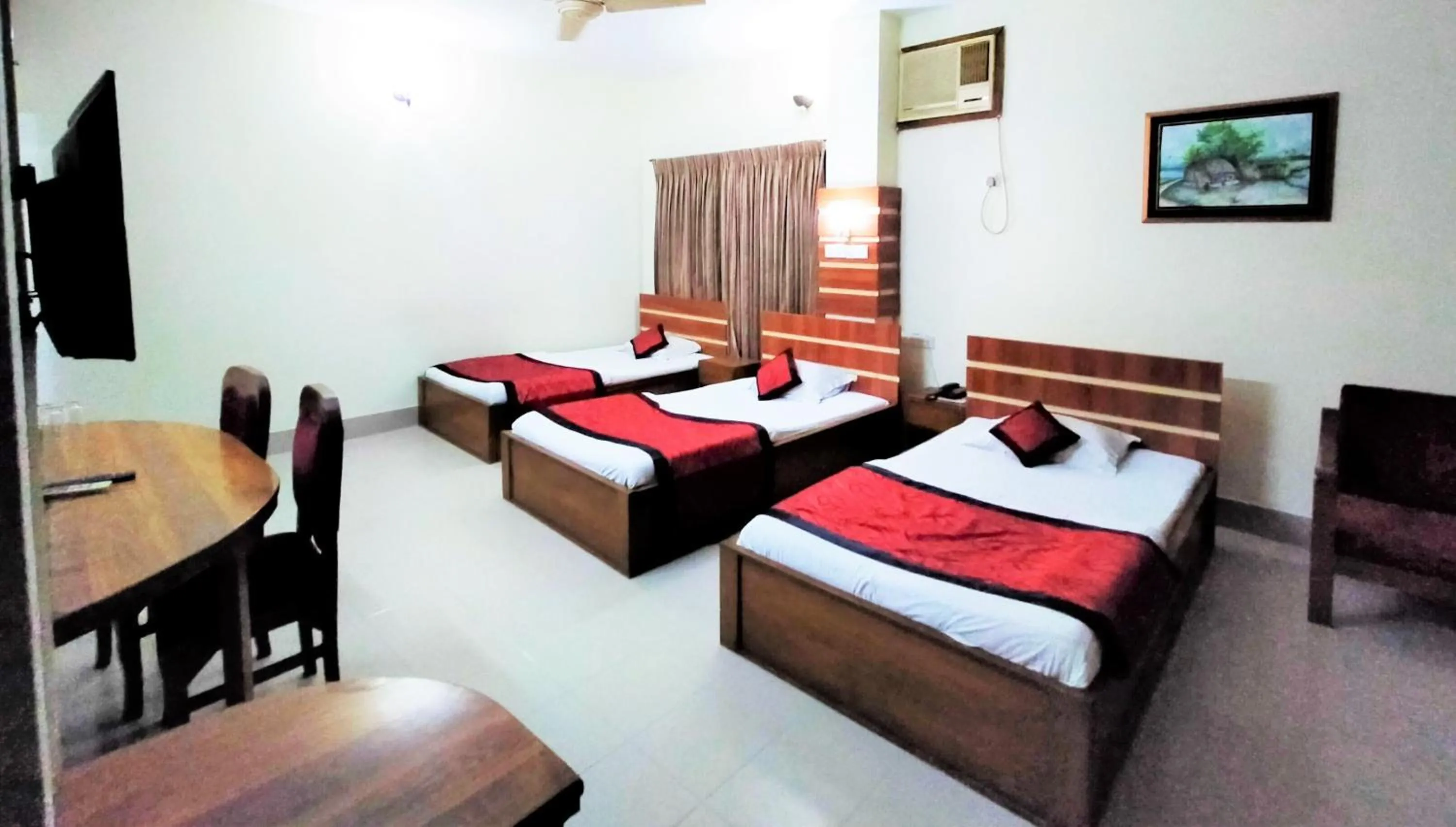 Photo of the whole room, Bed in Hotel Supreme