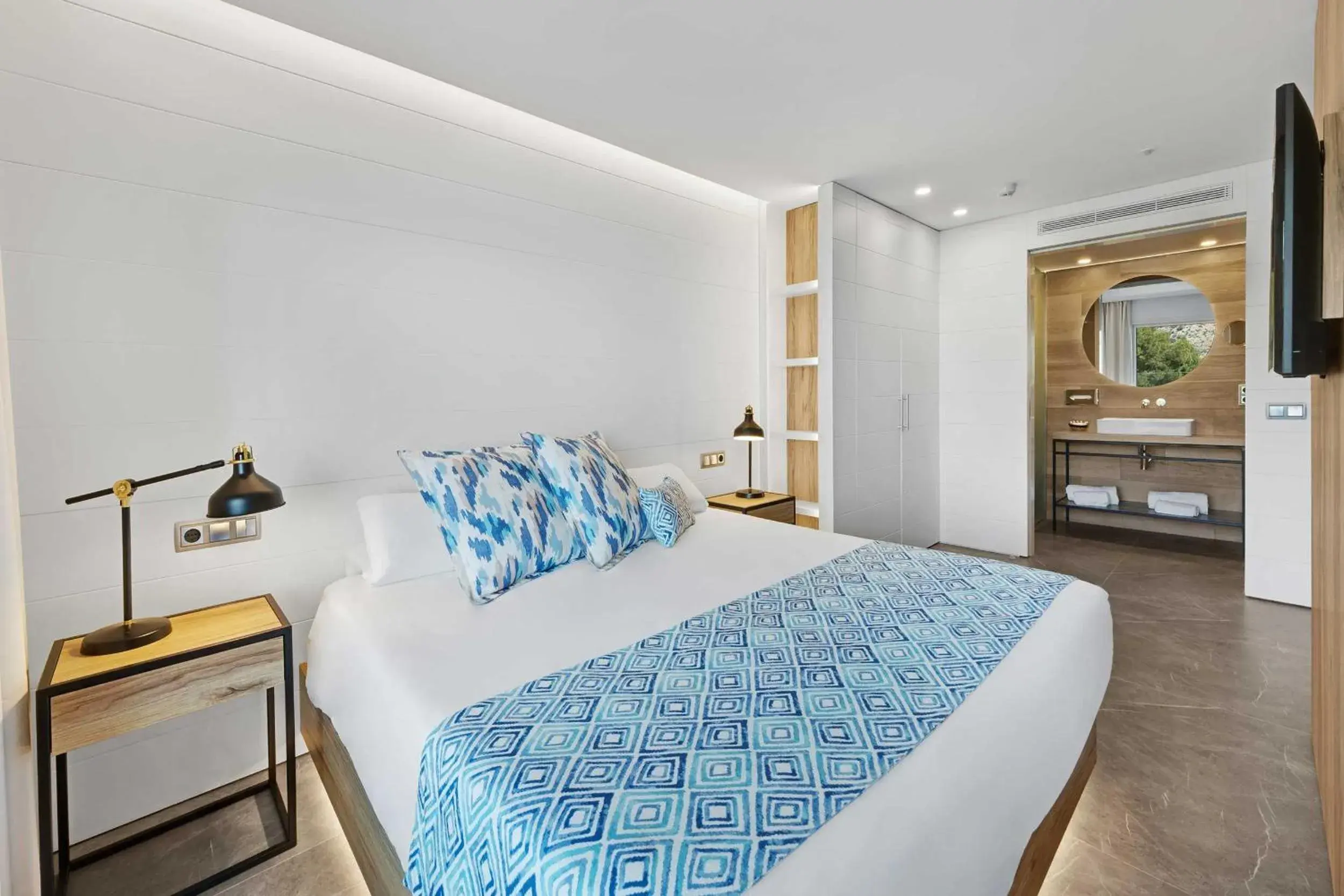 Bed in Bahia Suites Camp de Mar Bed in Bahia Suites Camp de Mar