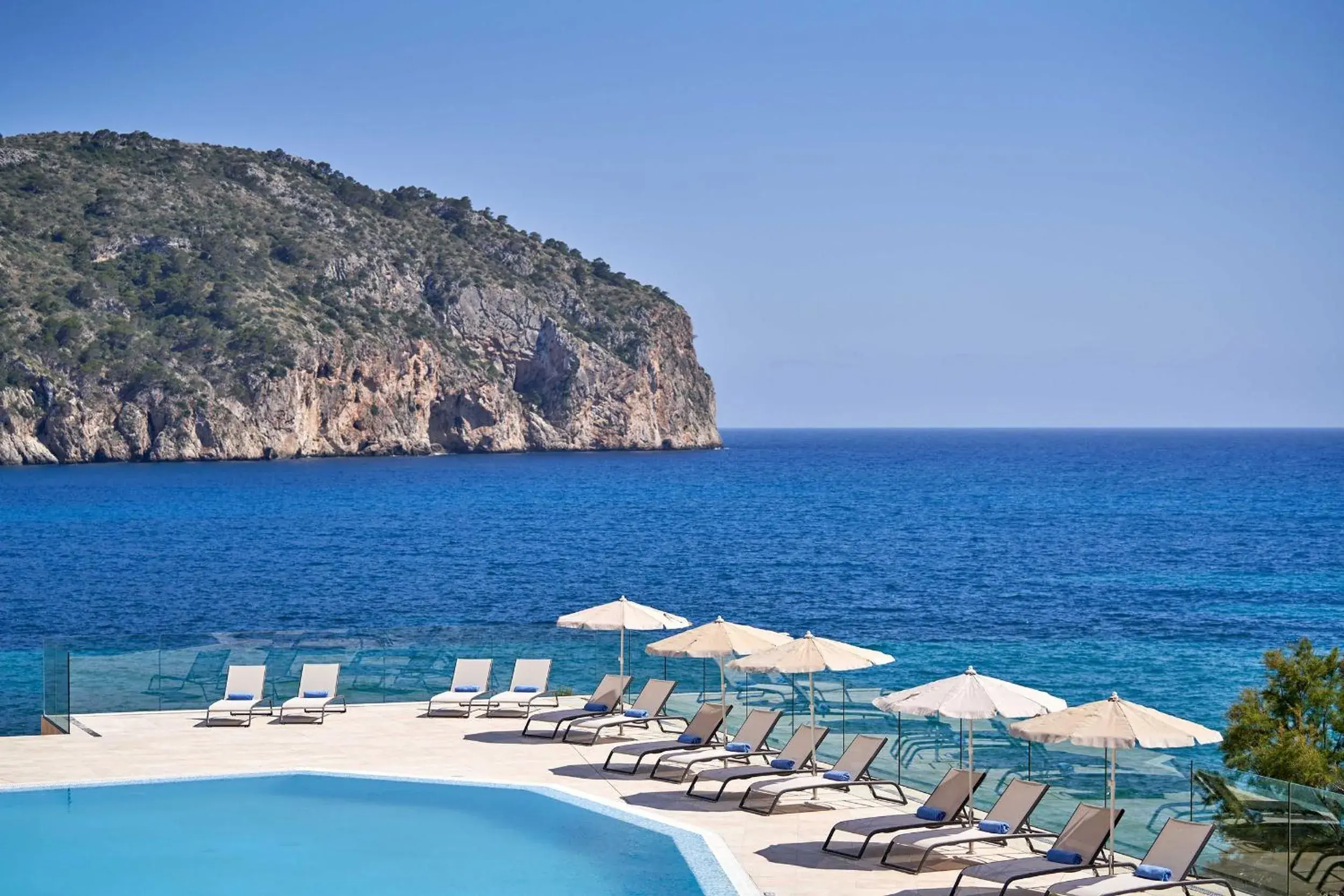 Pool view in Bahia Suites Camp de Mar Pool view in Bahia Suites Camp de Mar