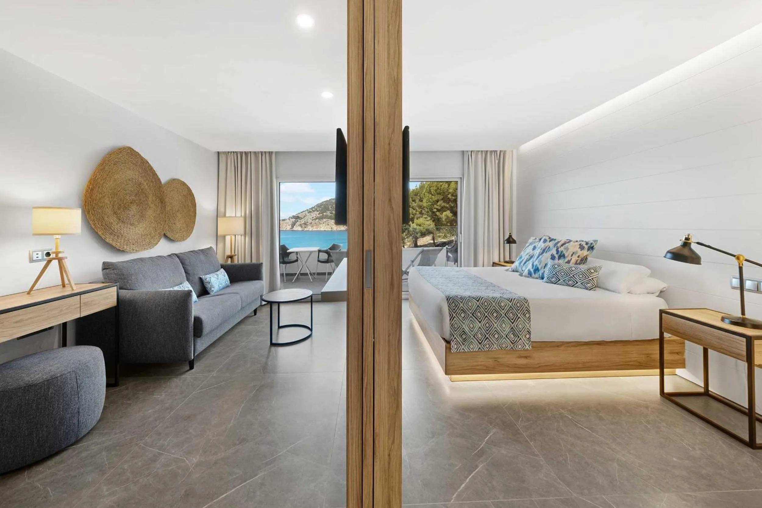 Bed in Bahia Suites Camp de Mar