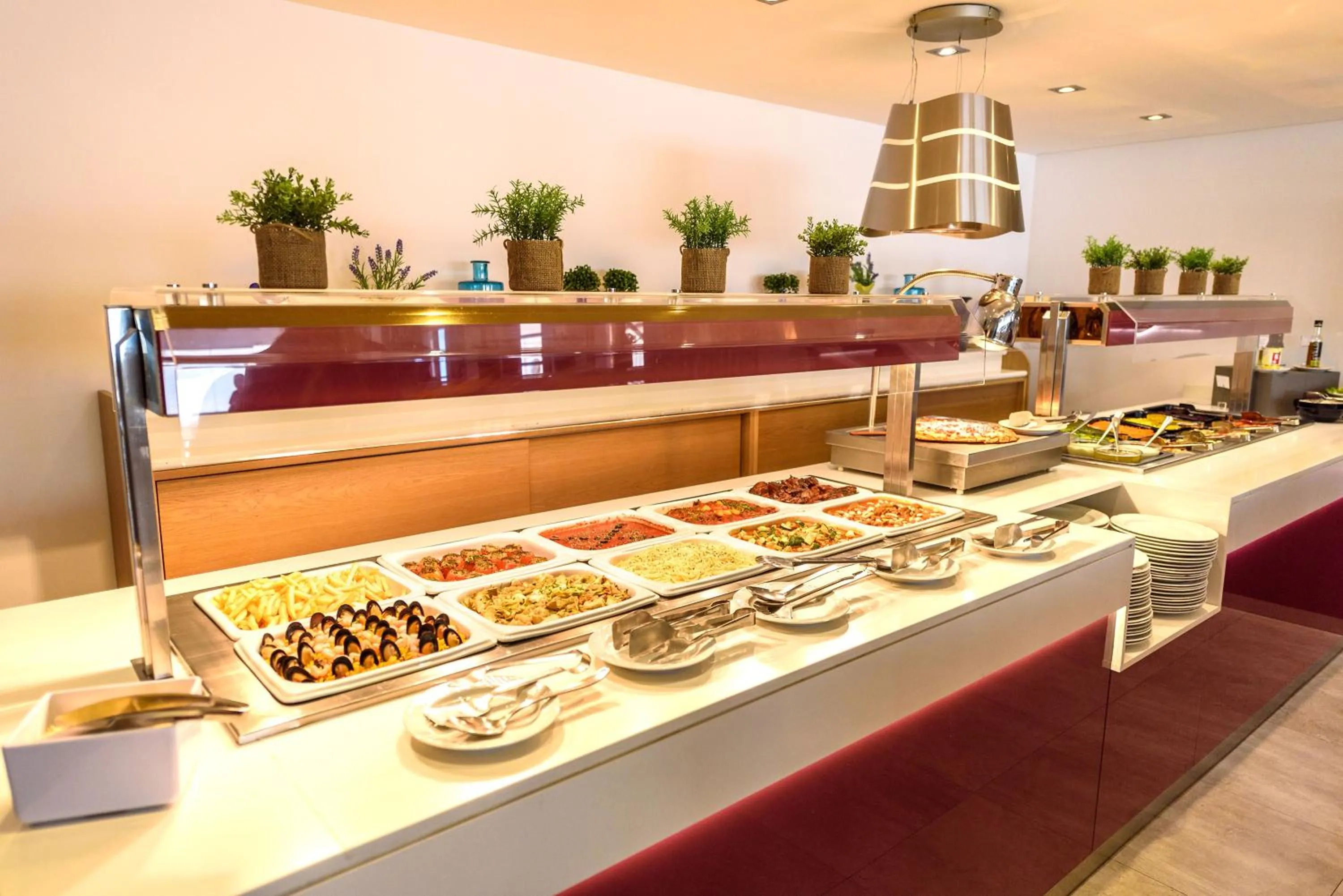 Food in Bahia Suites Camp de Mar