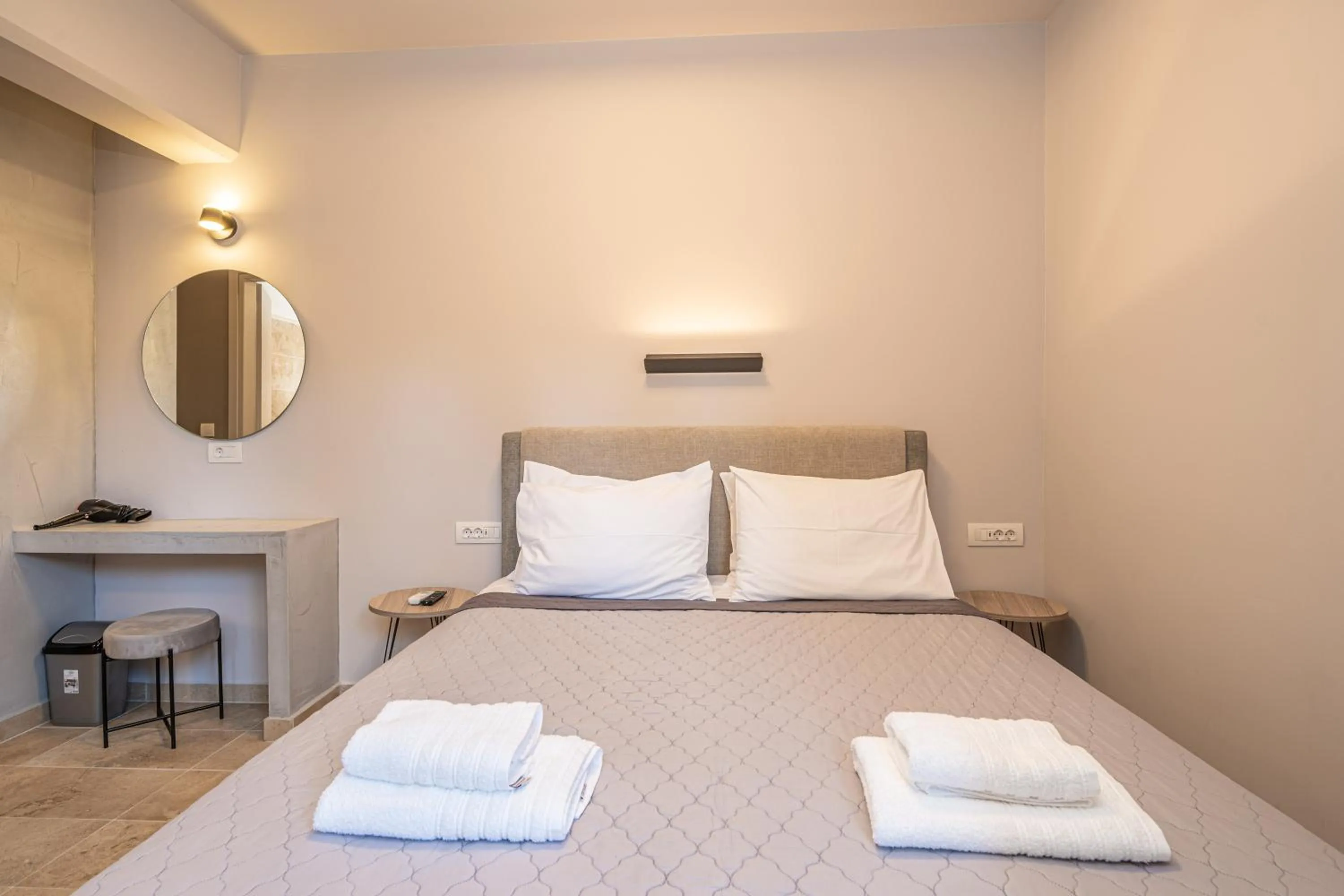Bed in Egialion Iqia