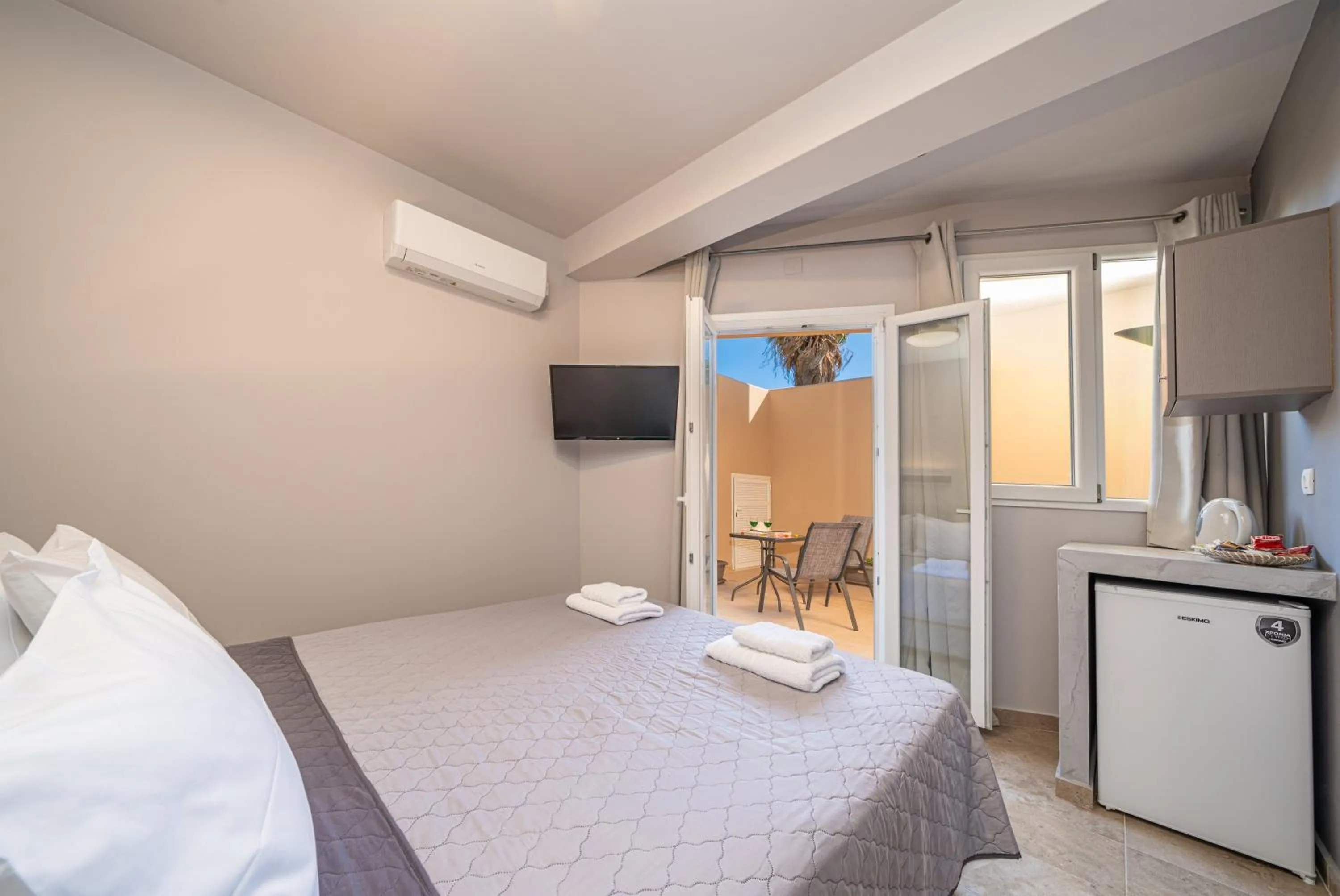 Bed in Egialion Iqia