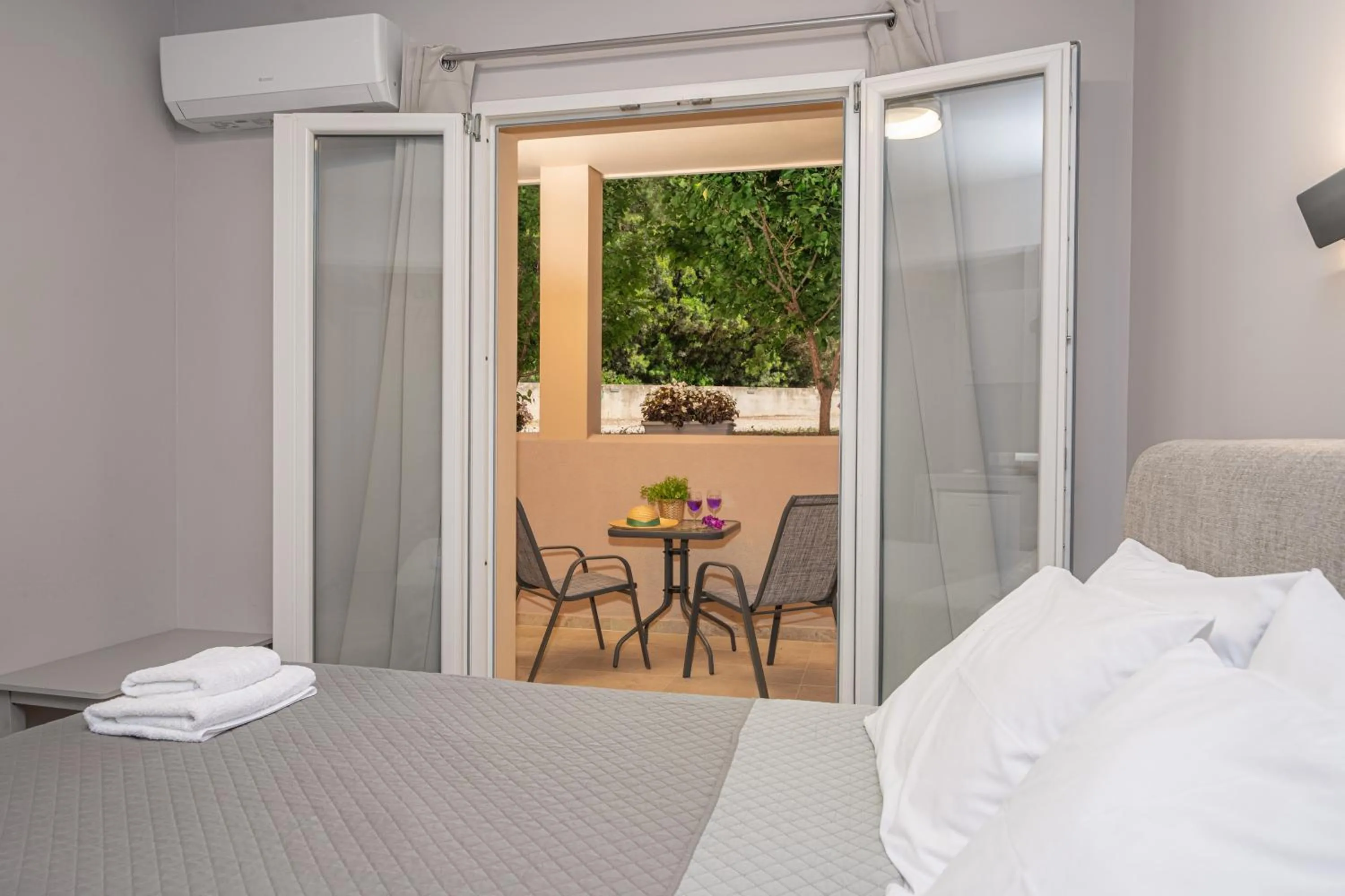 Bed in Egialion Iqia