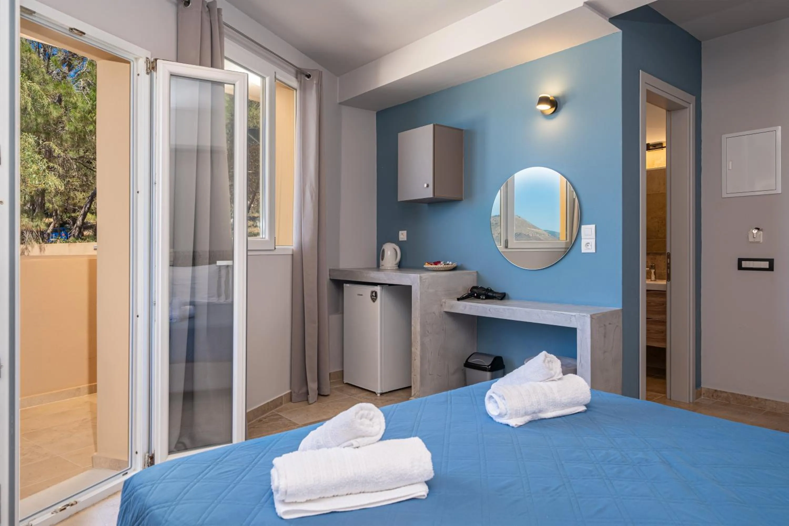 Bed in Egialion Iqia