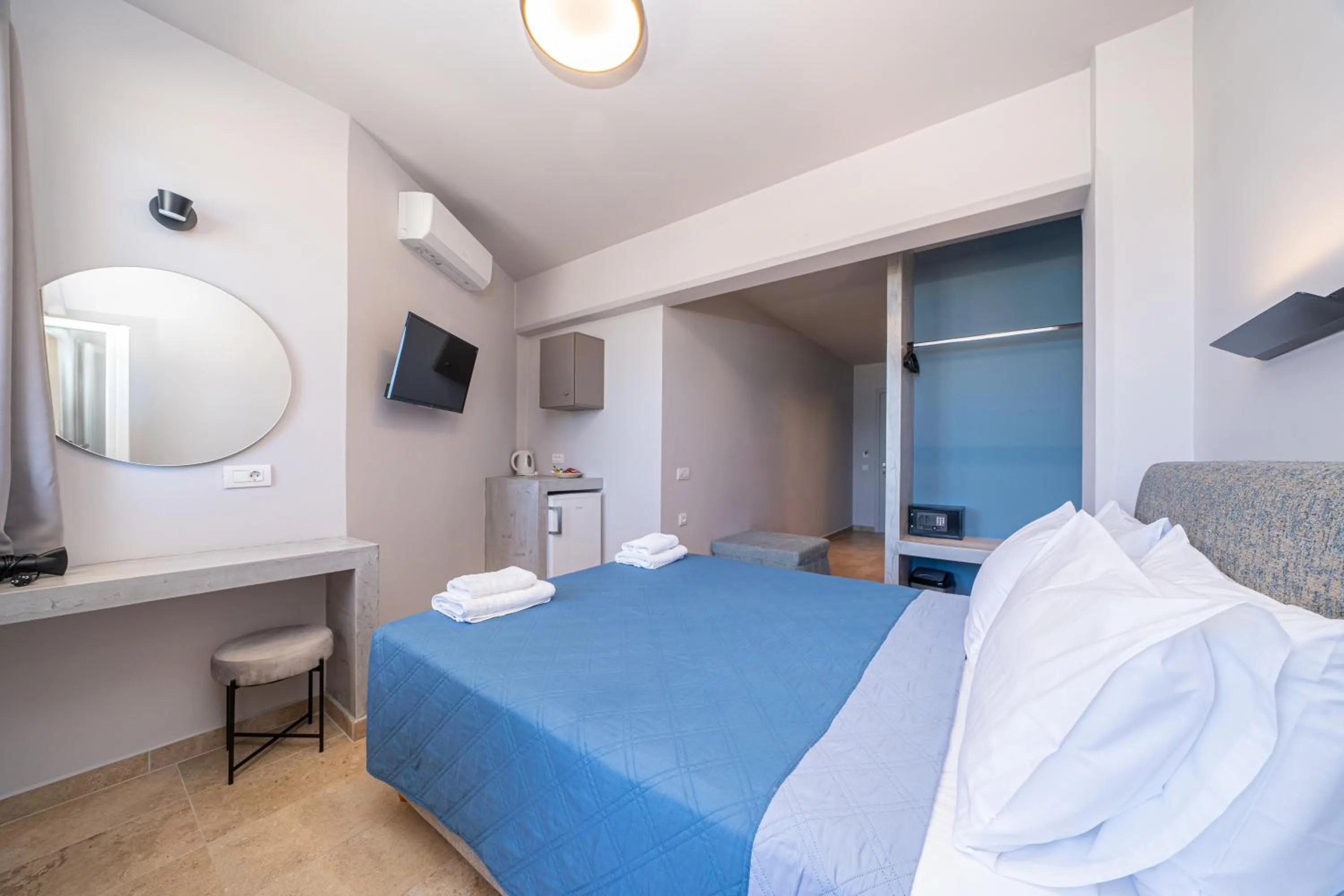 Bed in Egialion Iqia