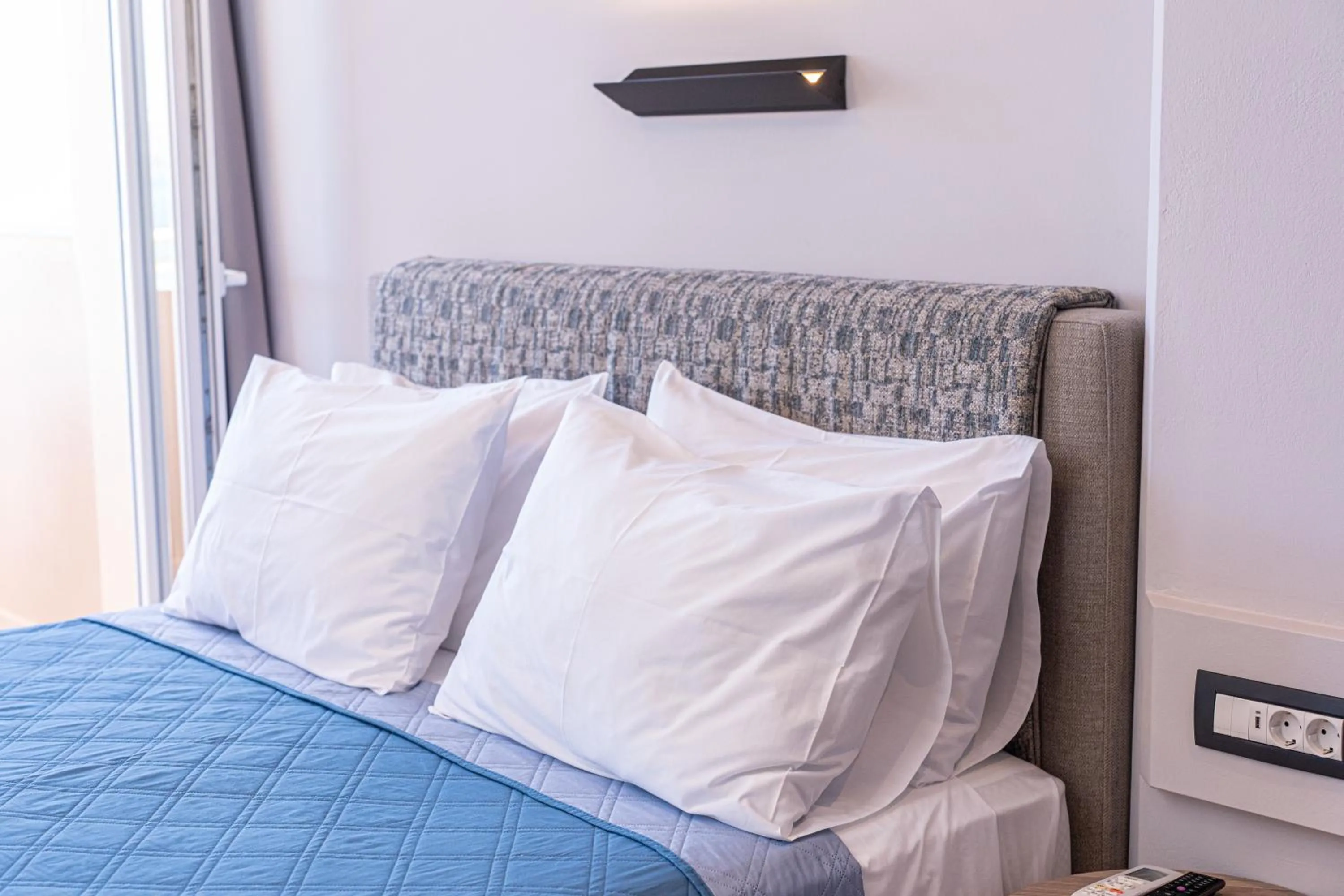 Bed in Egialion Iqia