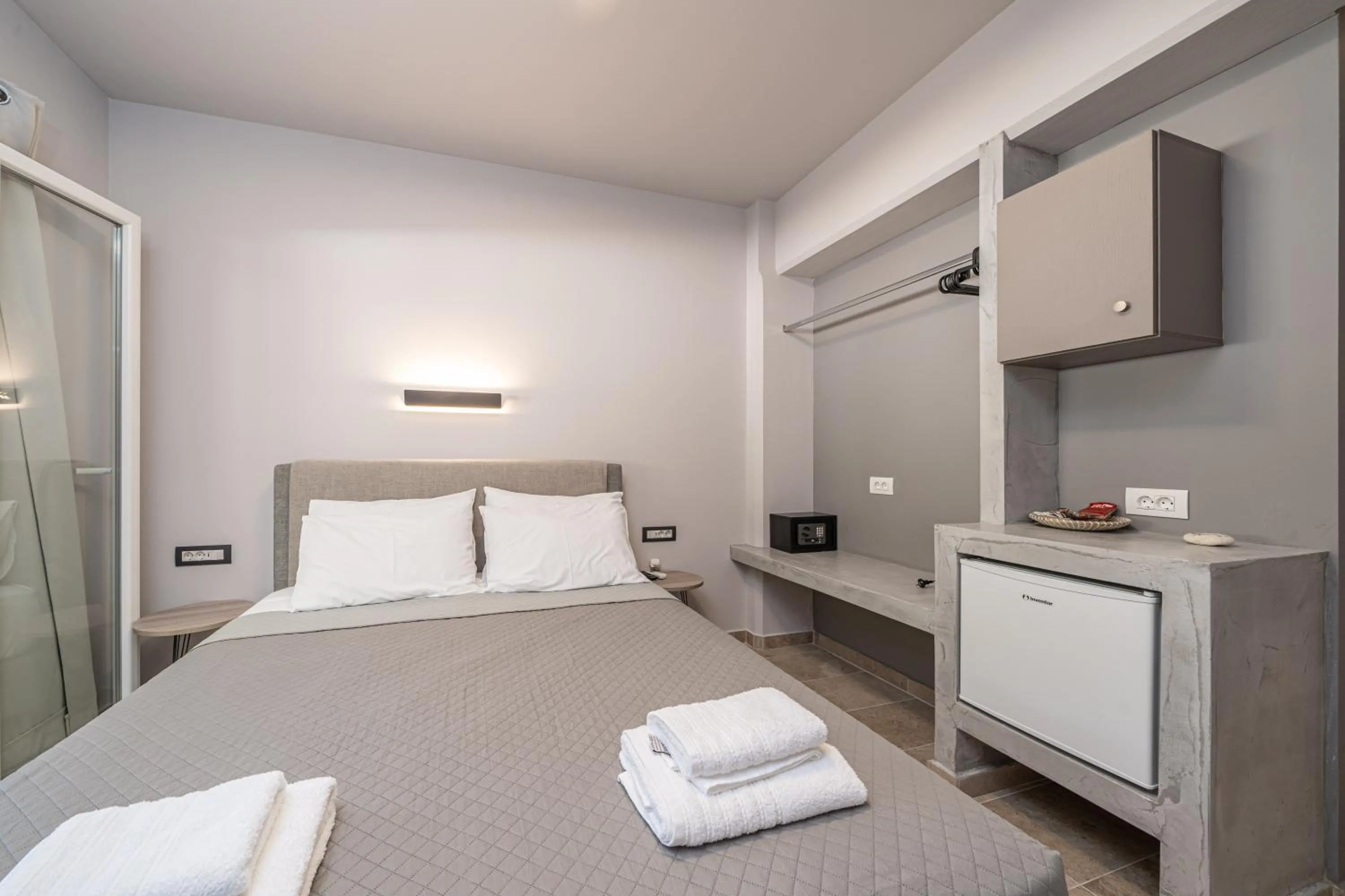 Bed in Egialion Iqia