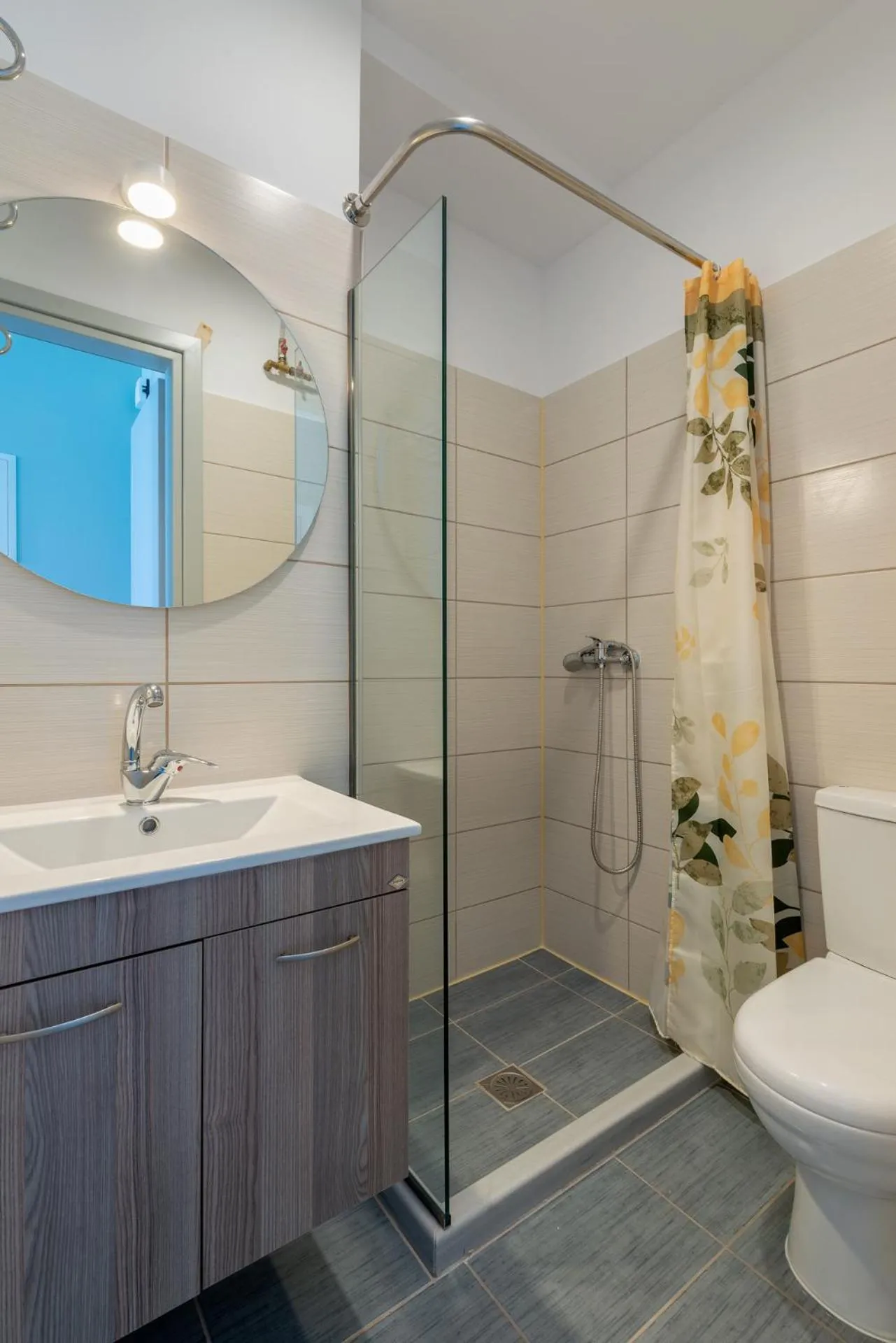 Shower in Egialion Iqia