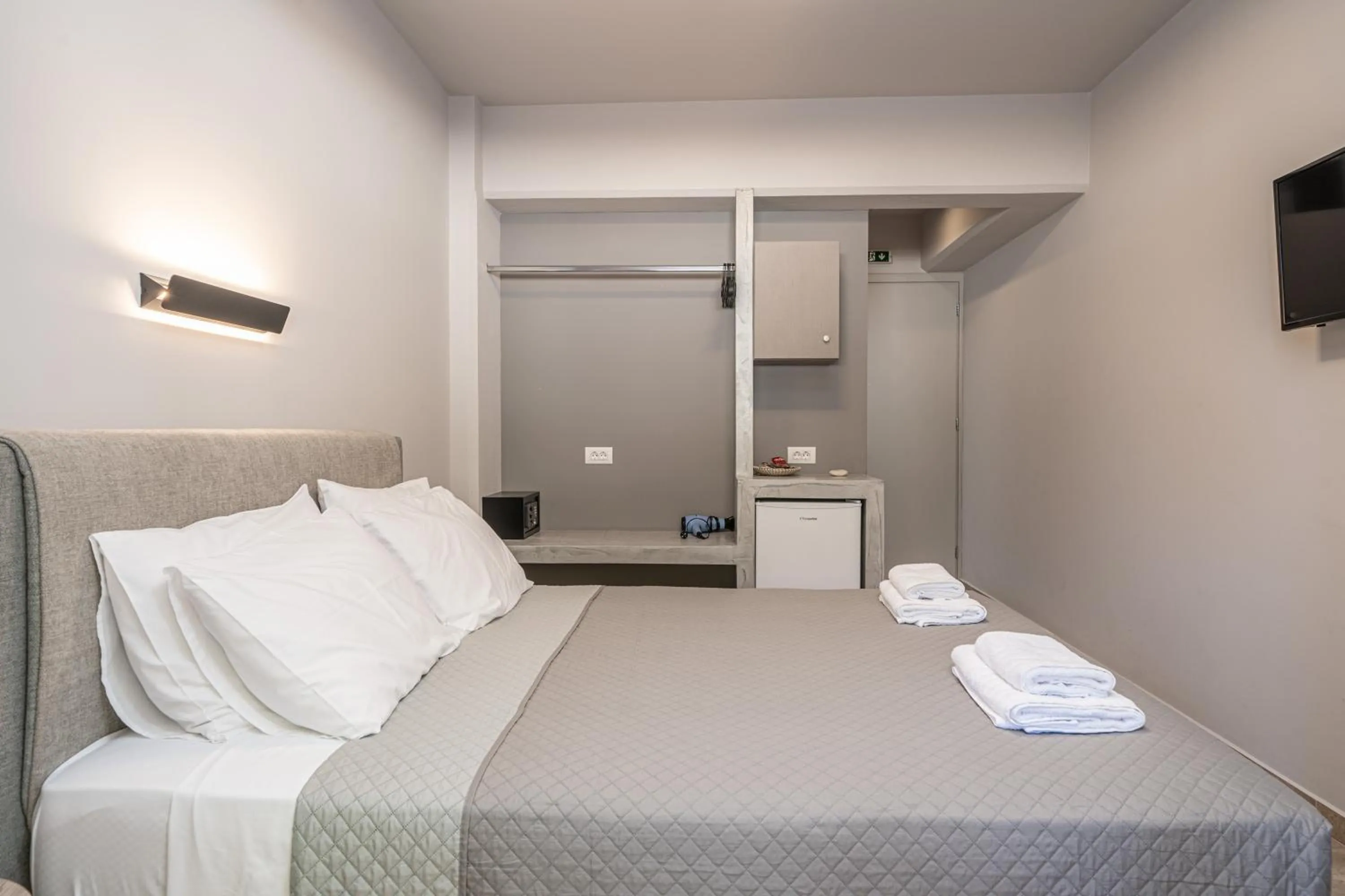 Bed in Egialion Iqia