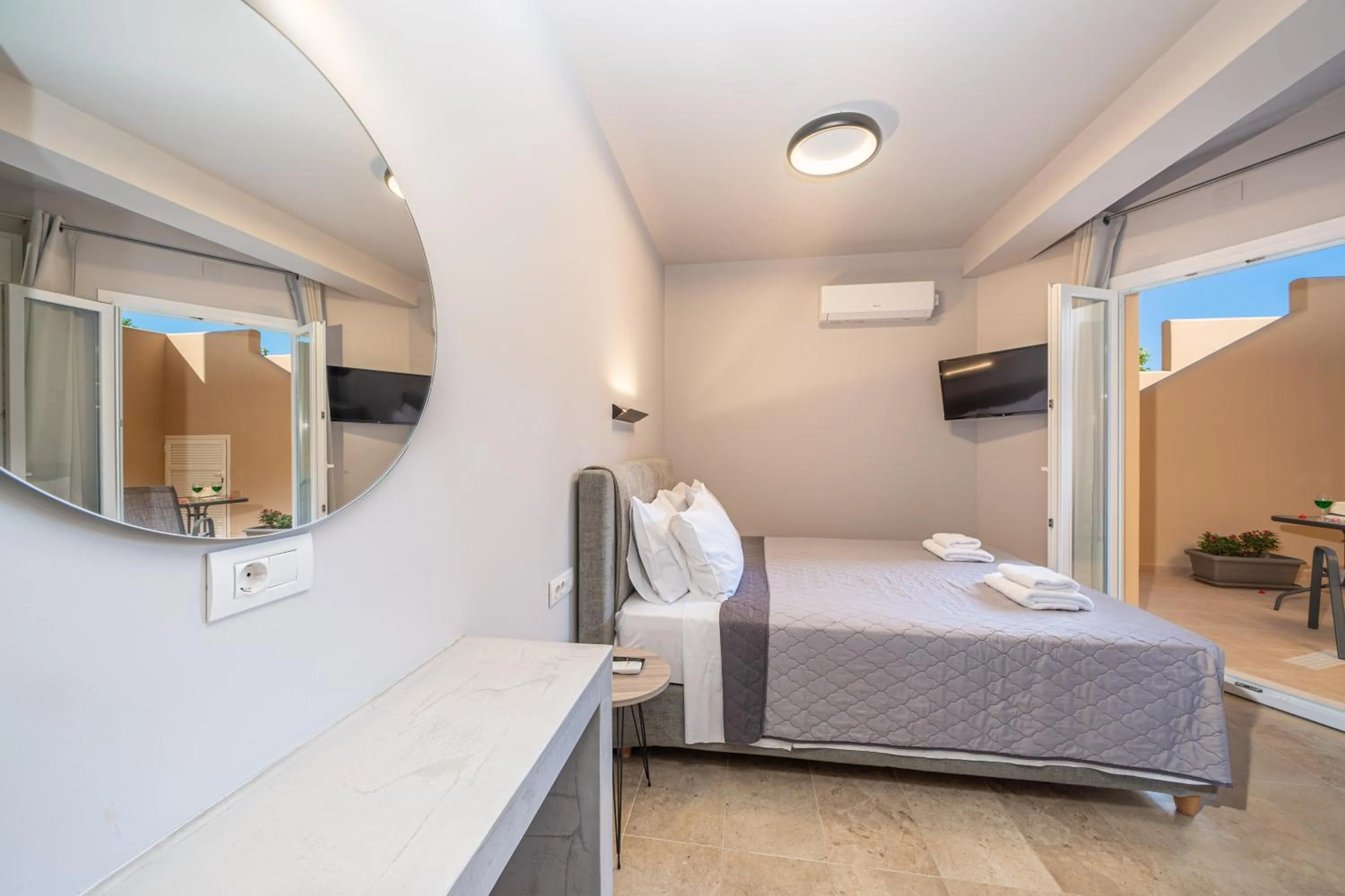 Bed in Egialion Iqia