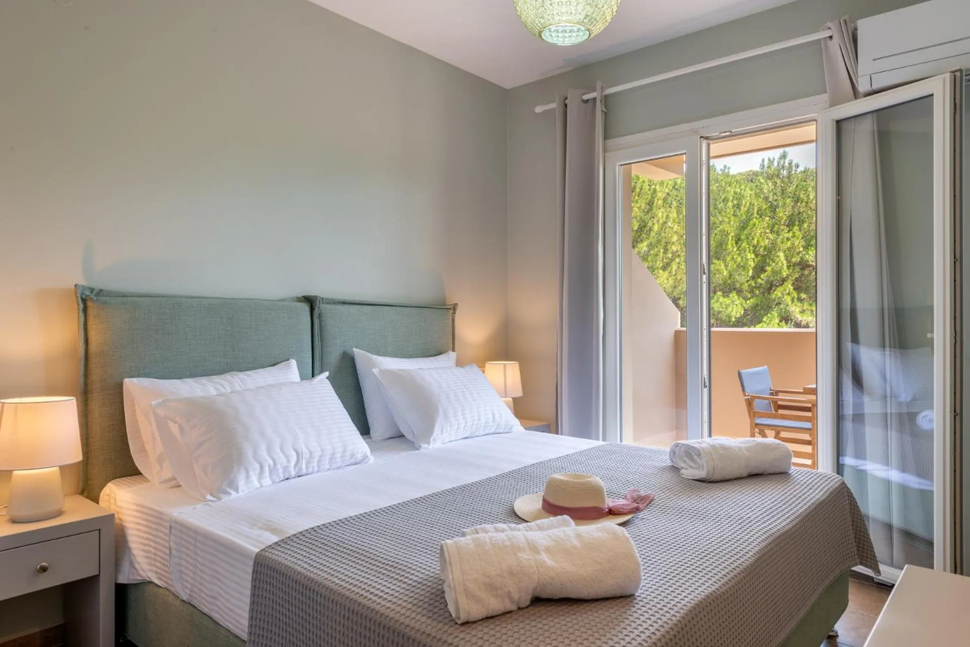 Bed in Egialion Iqia
