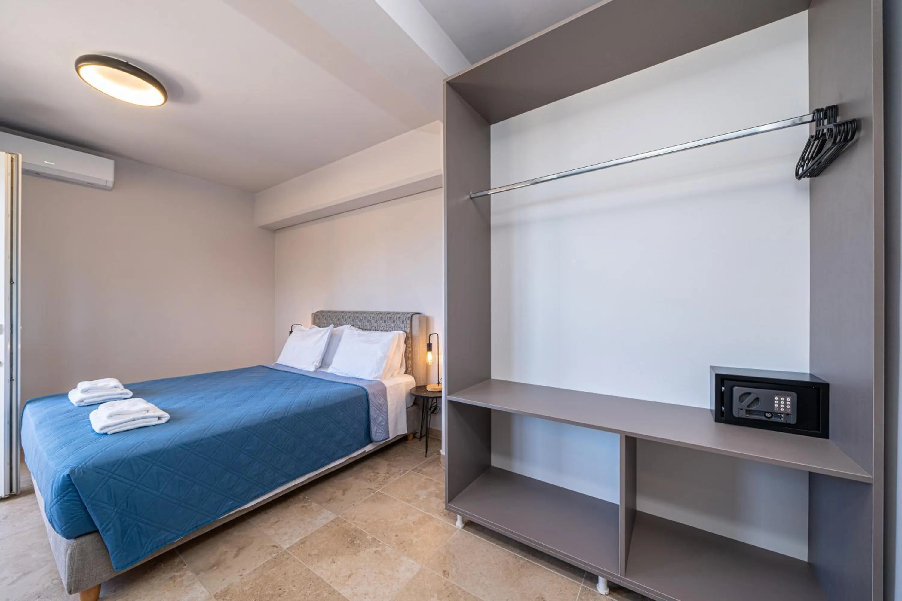 Bed in Egialion Iqia