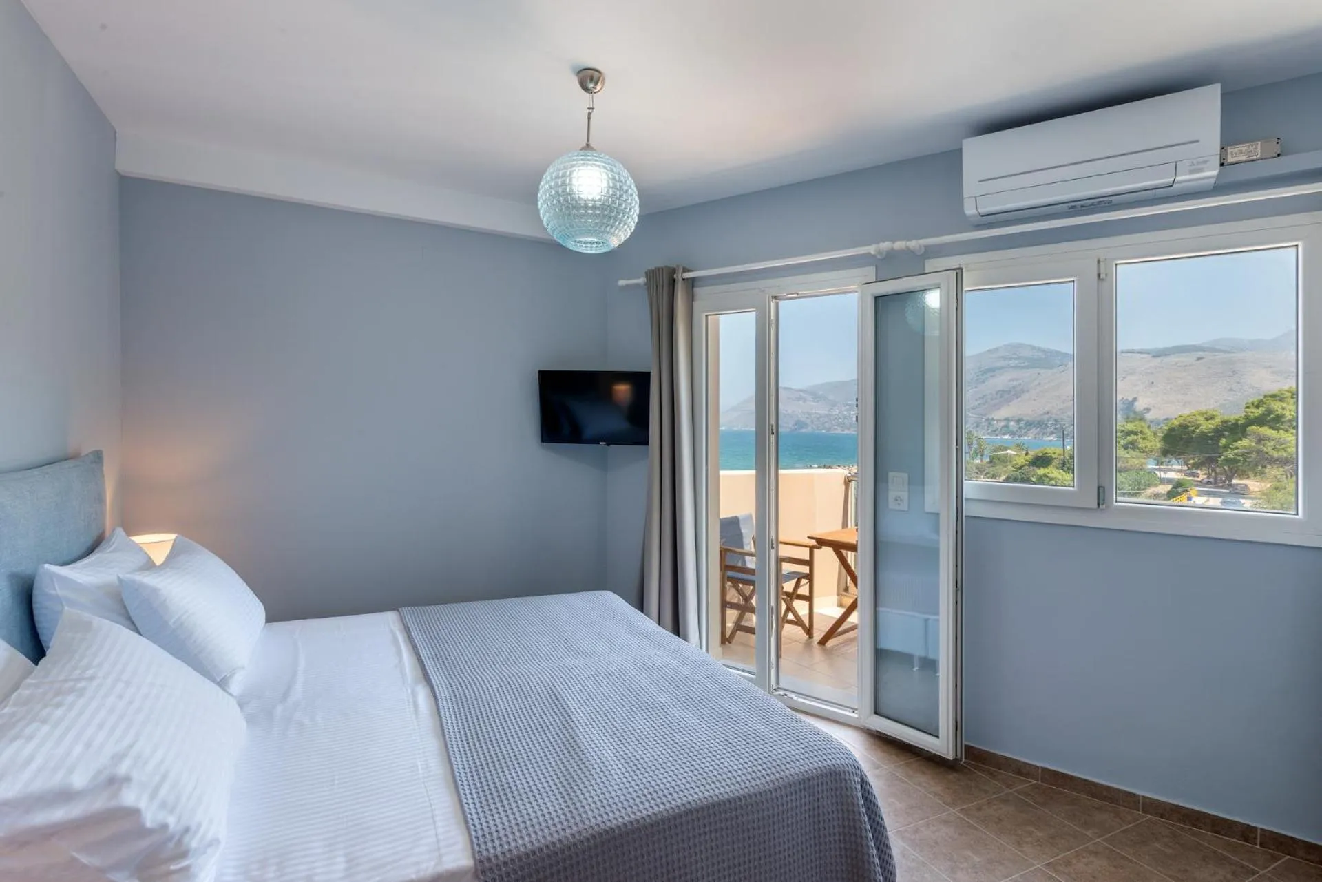 Bed in Egialion Iqia