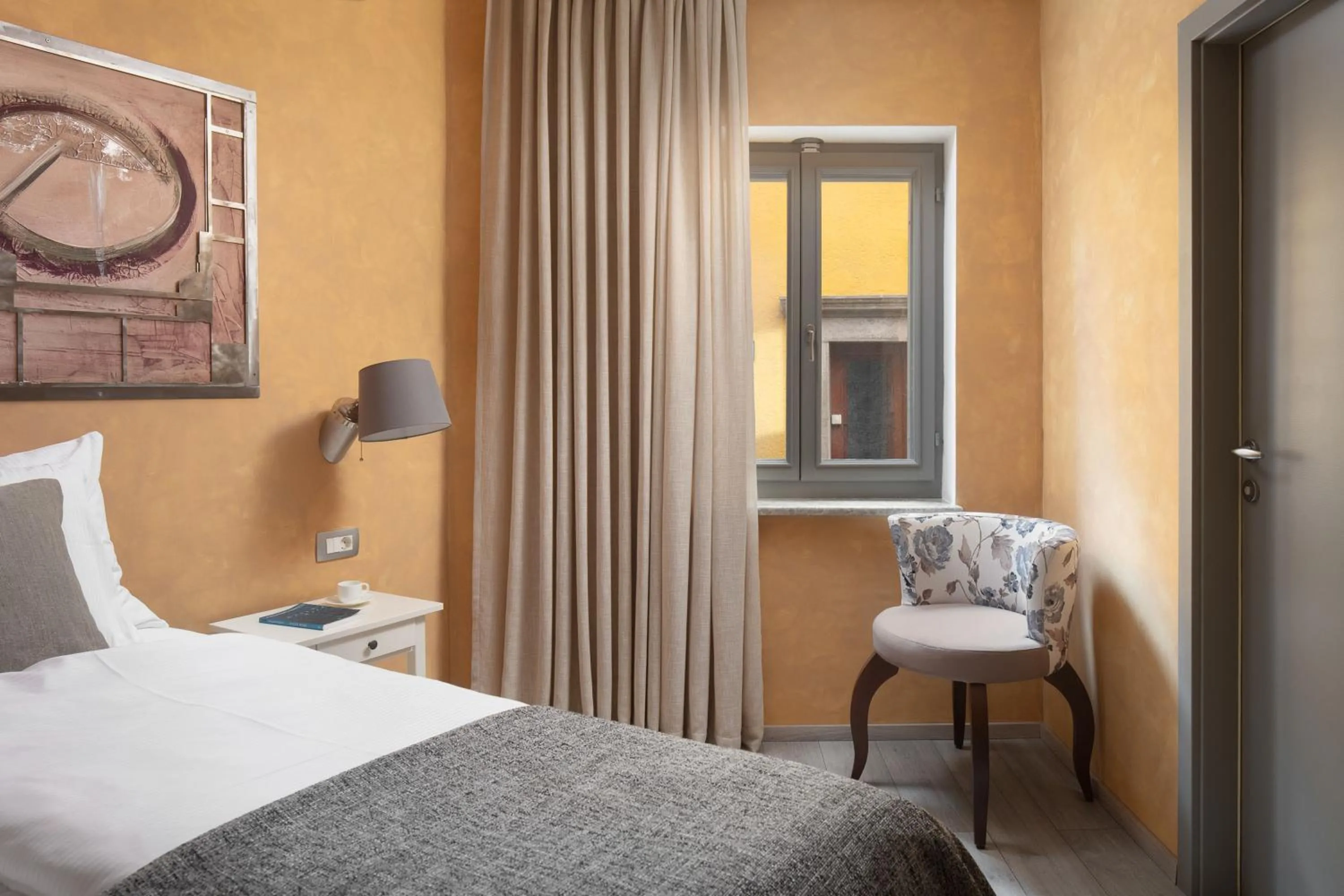 Bed in Mirakul Residence in a cute historic town