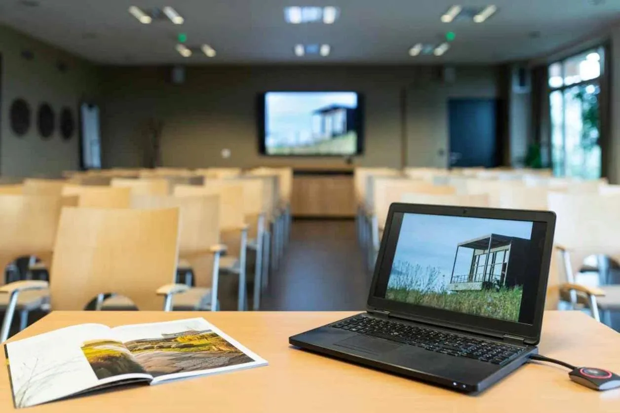 Business facilities in La Gree Des Landes - Eco-Hotel-Spa Yves Rocher