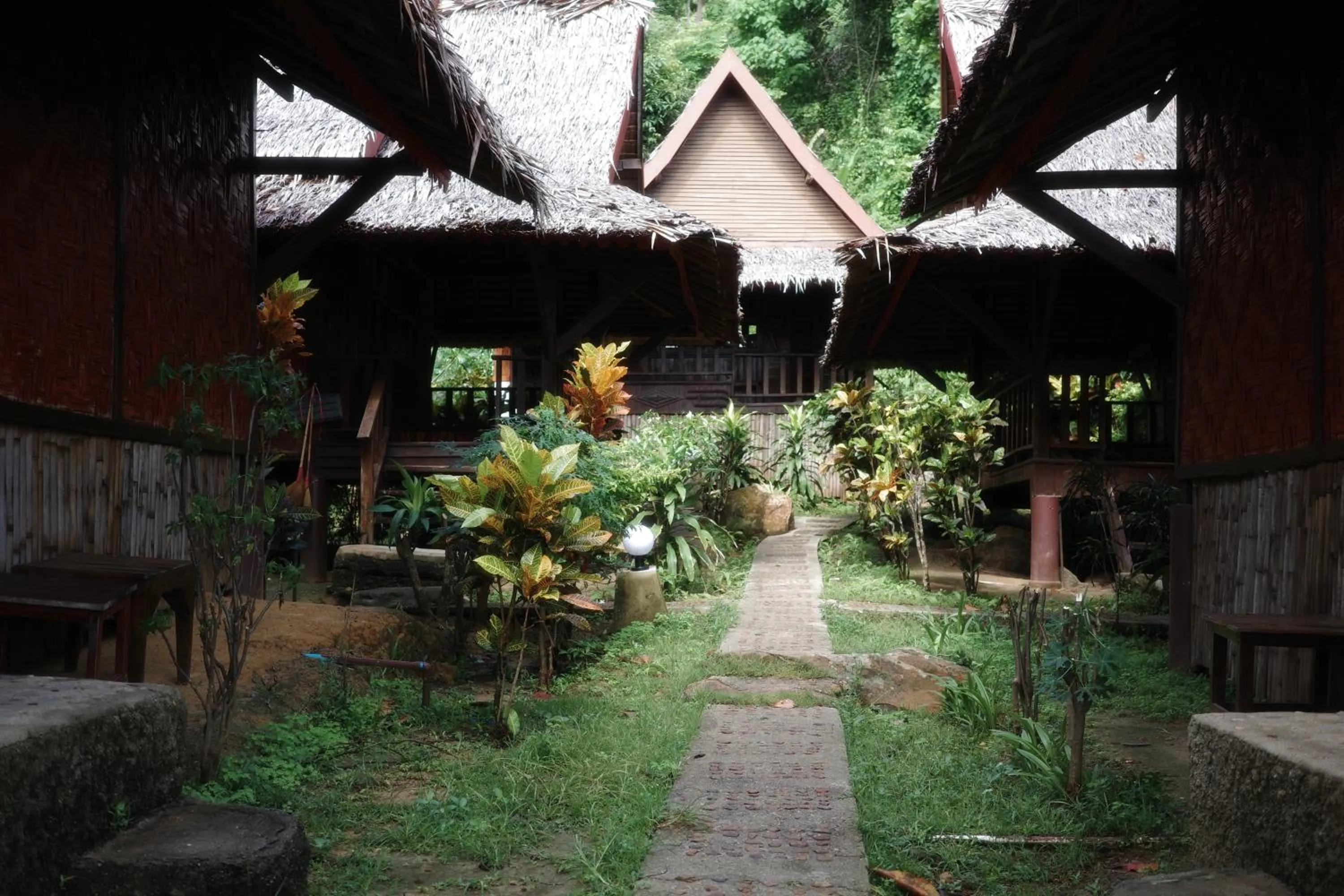 Garden in Phi Phi Relax Beach Resort