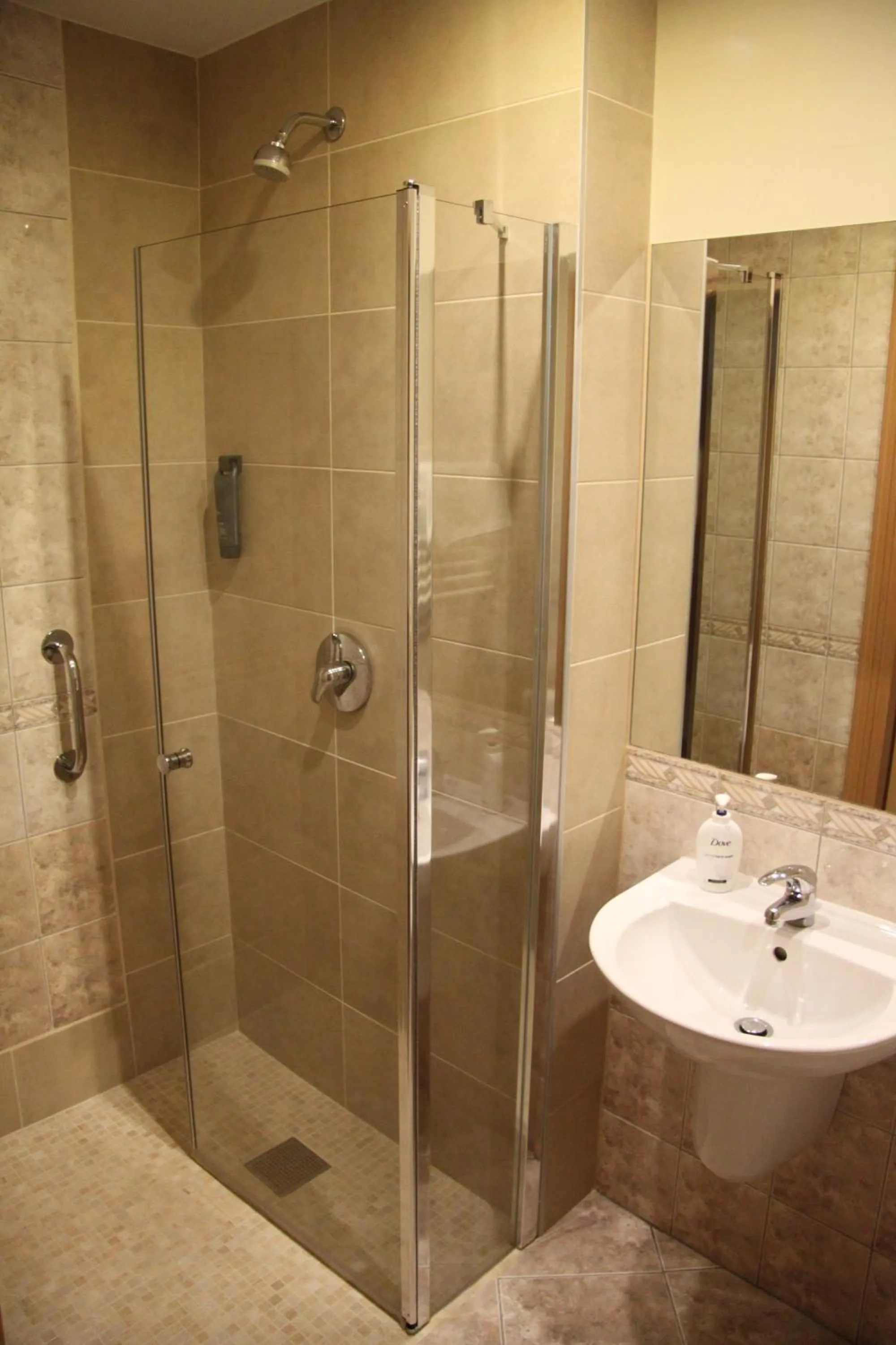 Shower in Hotel Dunajec