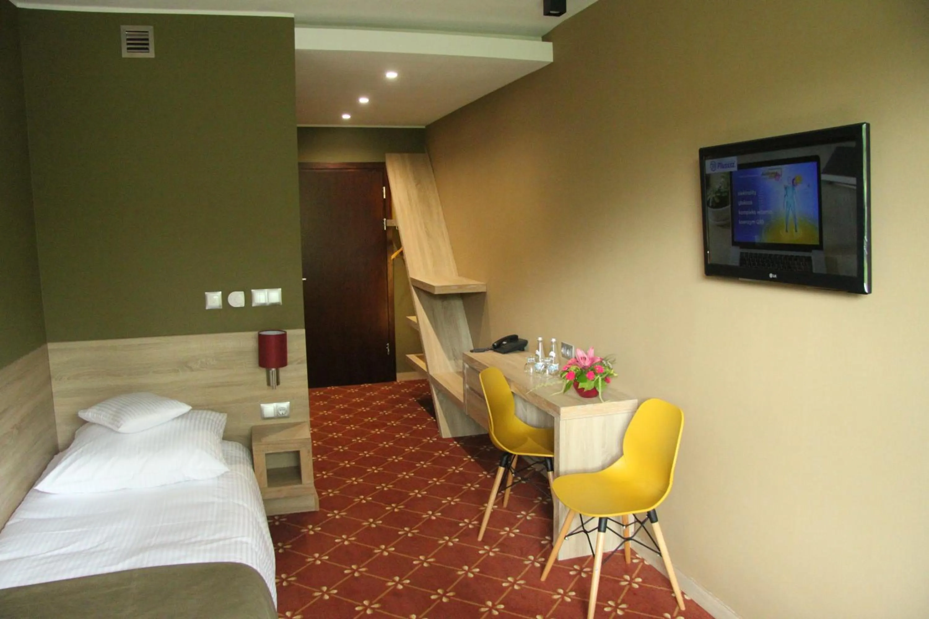 Photo of the whole room, Bed in Hotel Dunajec