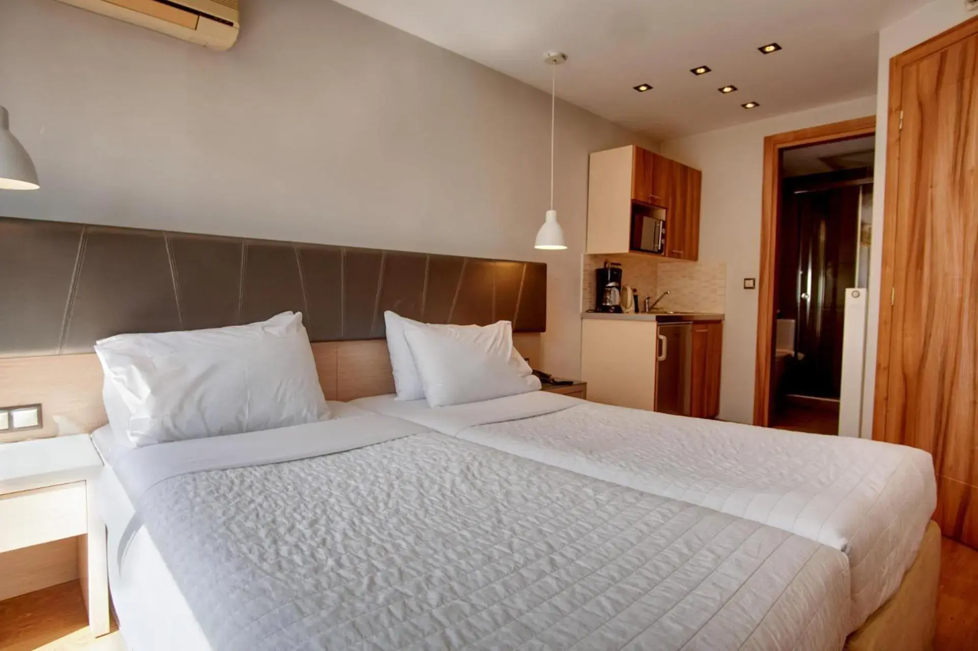 Standard Twin Room in Elements Rooms & Apartments Standard Twin Room in Elements Rooms & Apartments