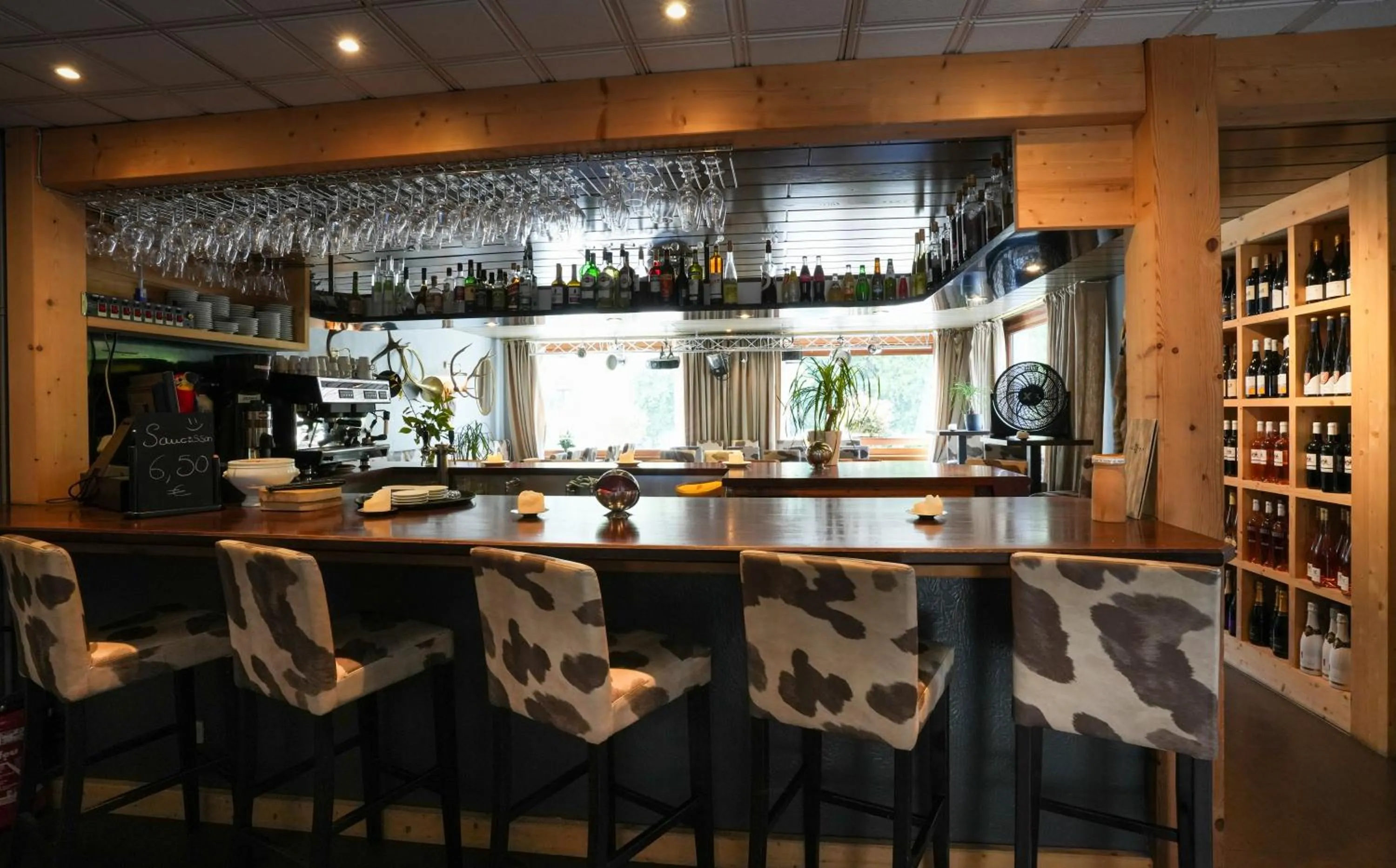 Lounge or bar in Auberge Le Semnoz