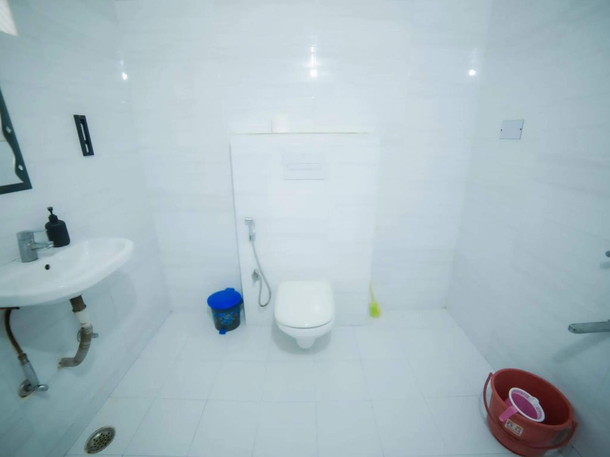 Shower in Moustache Varanasi