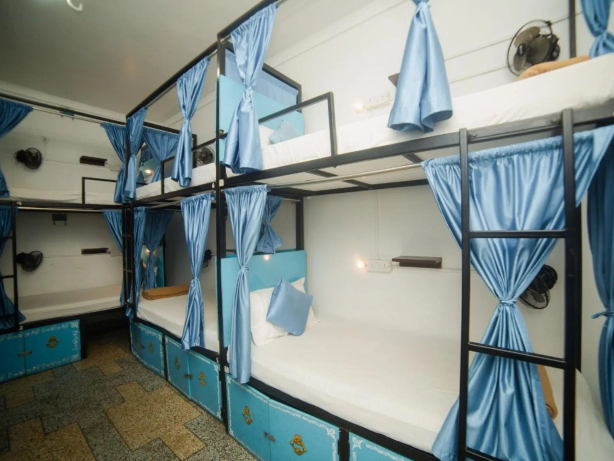 Bed in Moustache Varanasi