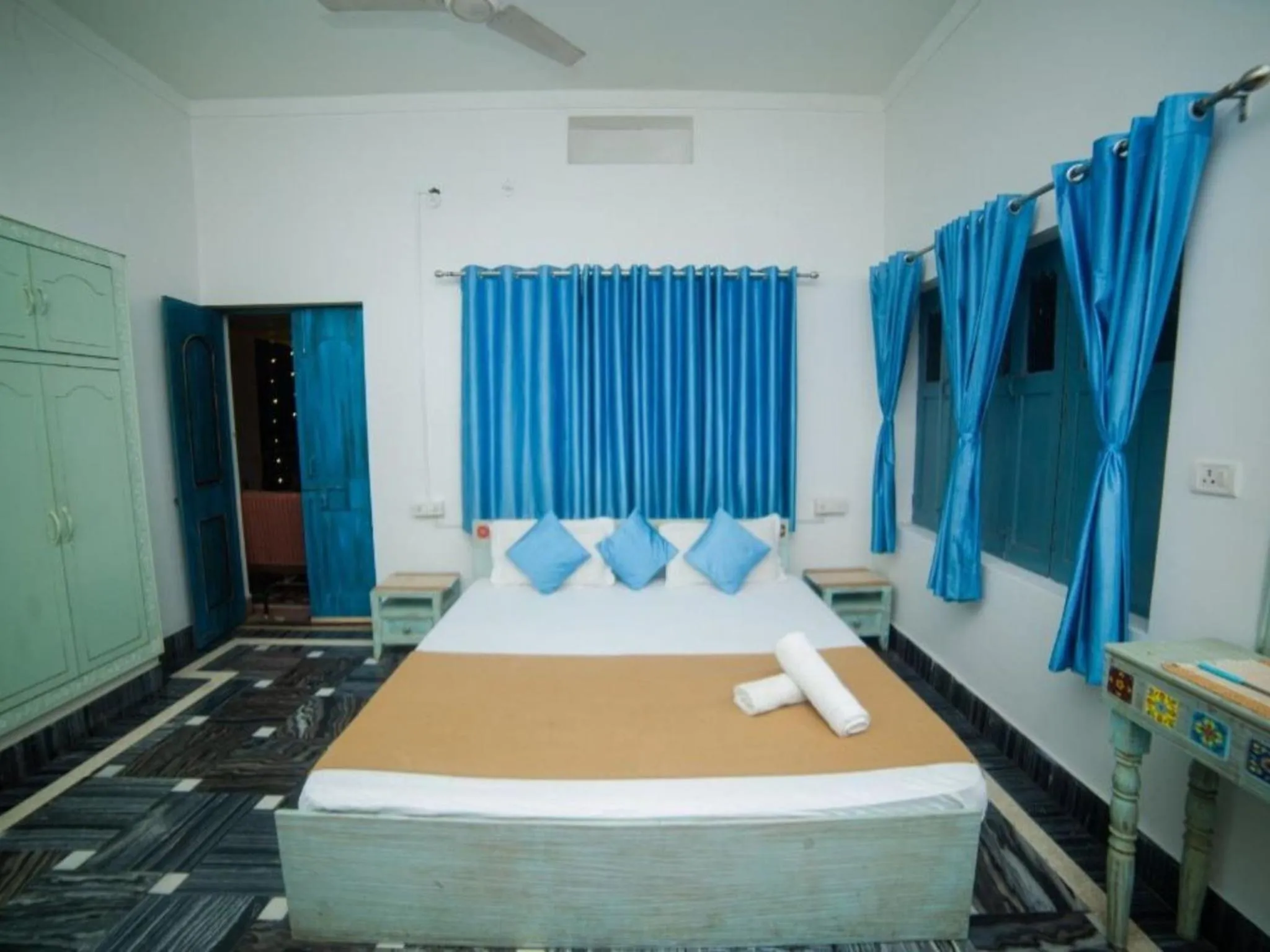 Bed in Moustache Varanasi