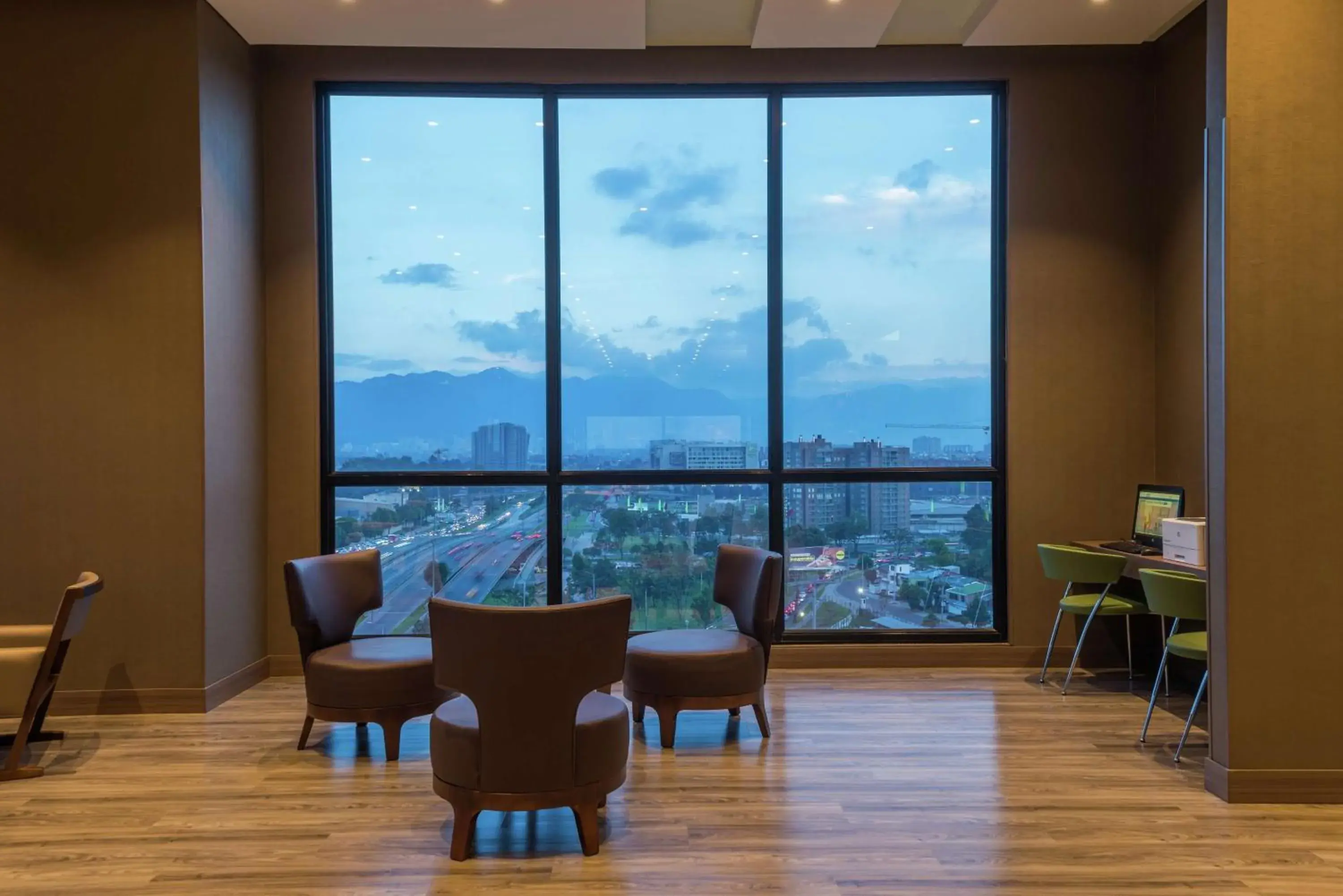 Living room in Hampton By Hilton Bogota Airport Living room in Hampton By Hilton Bogota Airport