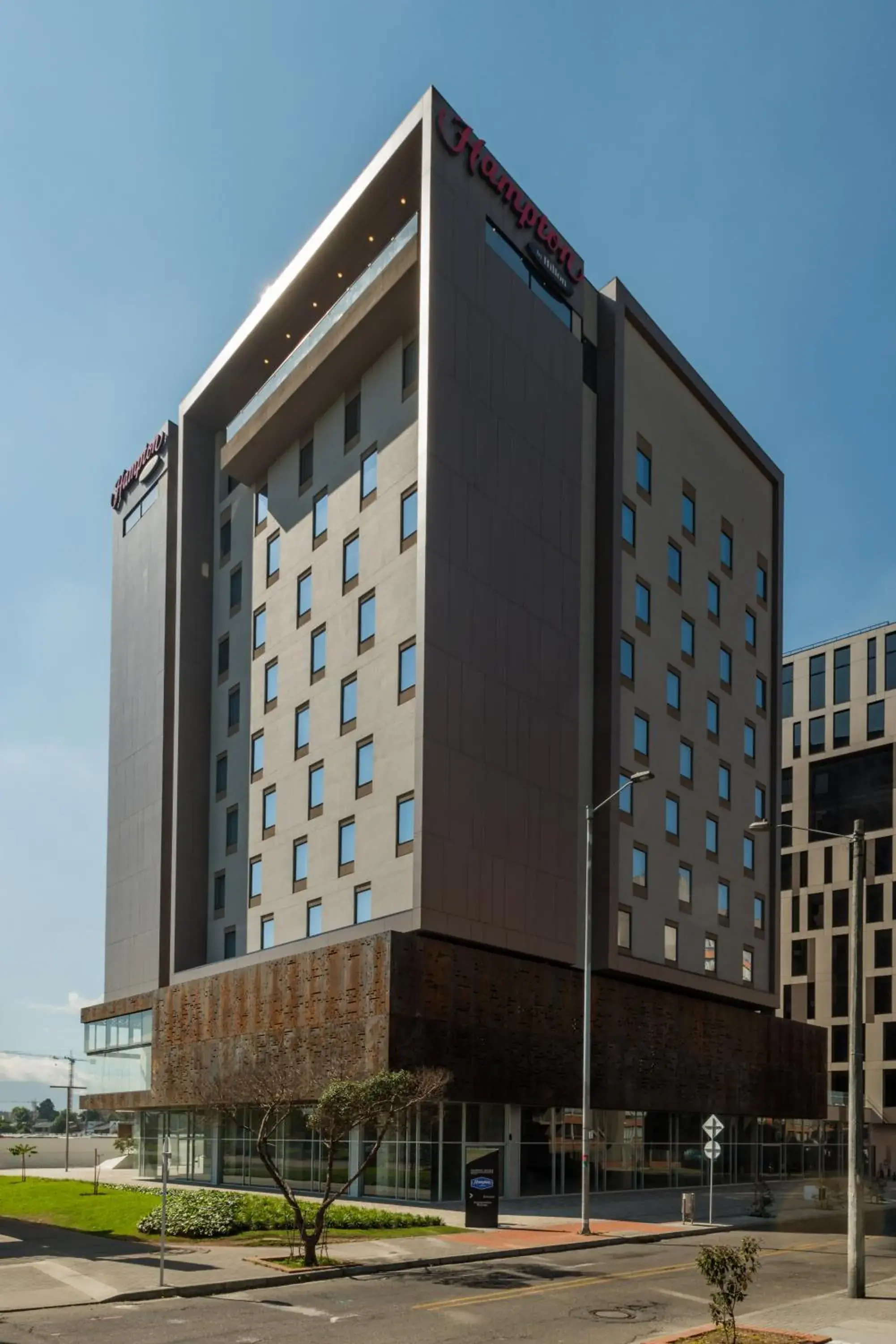 Property building in Hampton By Hilton Bogota Airport Property building in Hampton By Hilton Bogota Airport