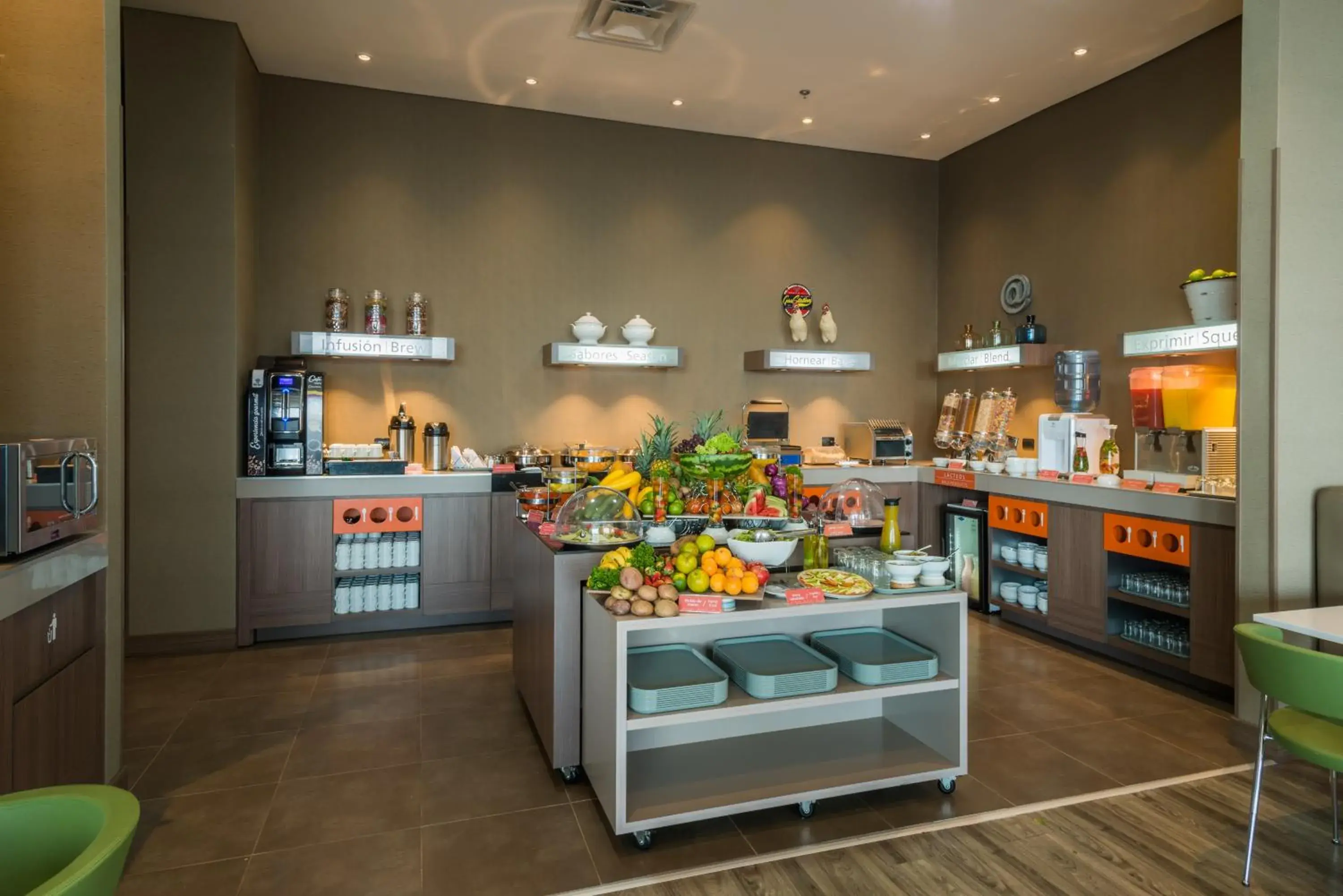 Breakfast in Hampton By Hilton Bogota Airport Breakfast in Hampton By Hilton Bogota Airport