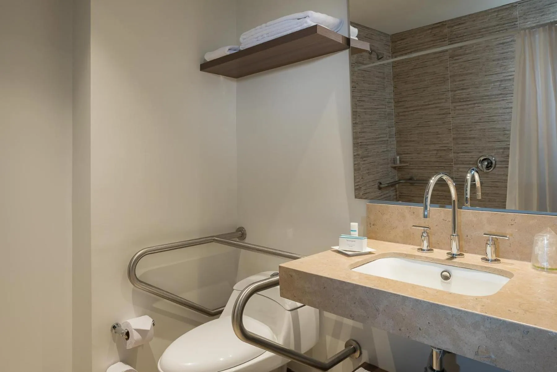 Bathroom in Hampton By Hilton Bogota Airport