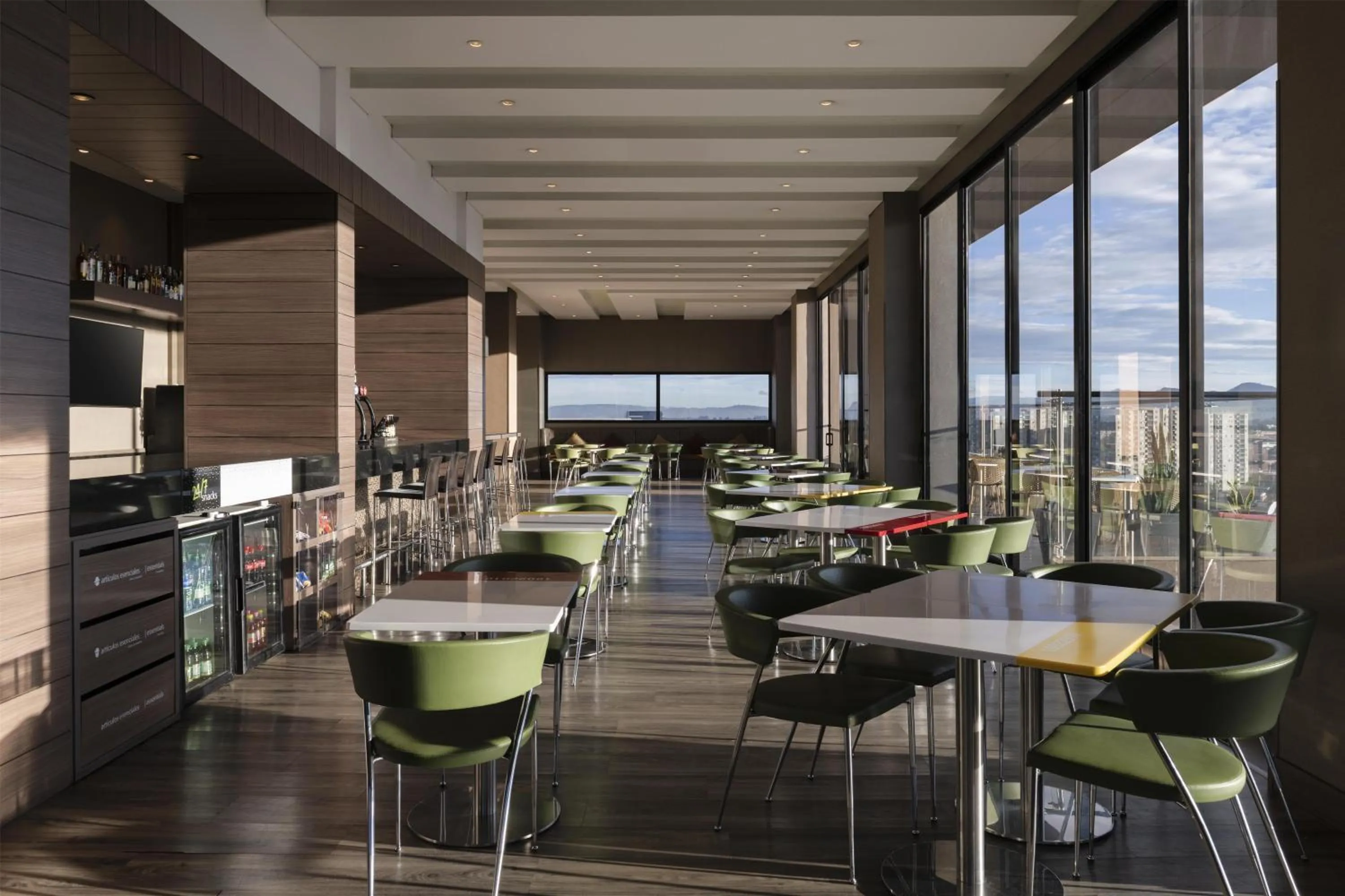 Breakfast in Hampton By Hilton Bogota Airport