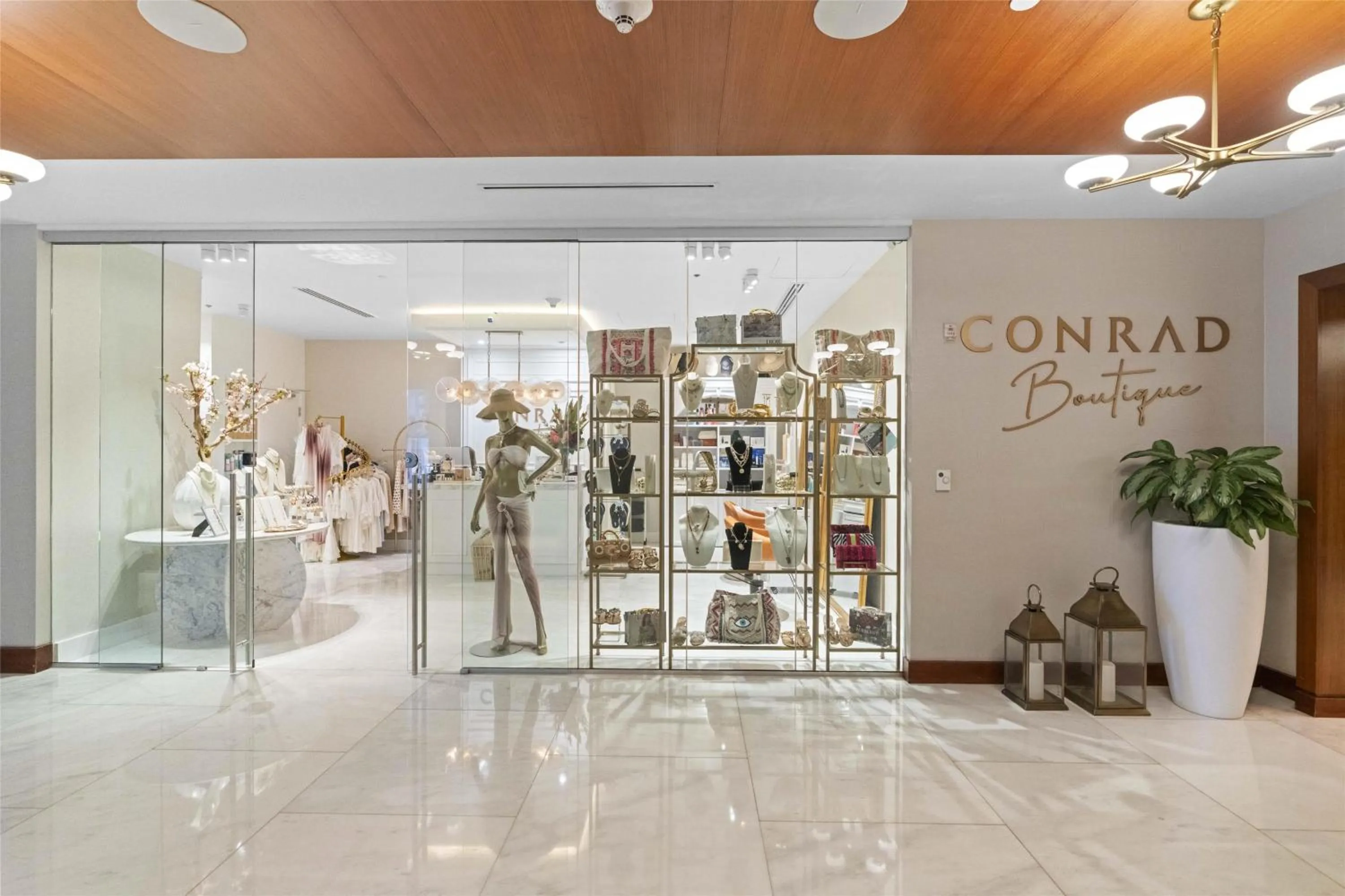 On-site shops in Conrad Fort Lauderdale Beach