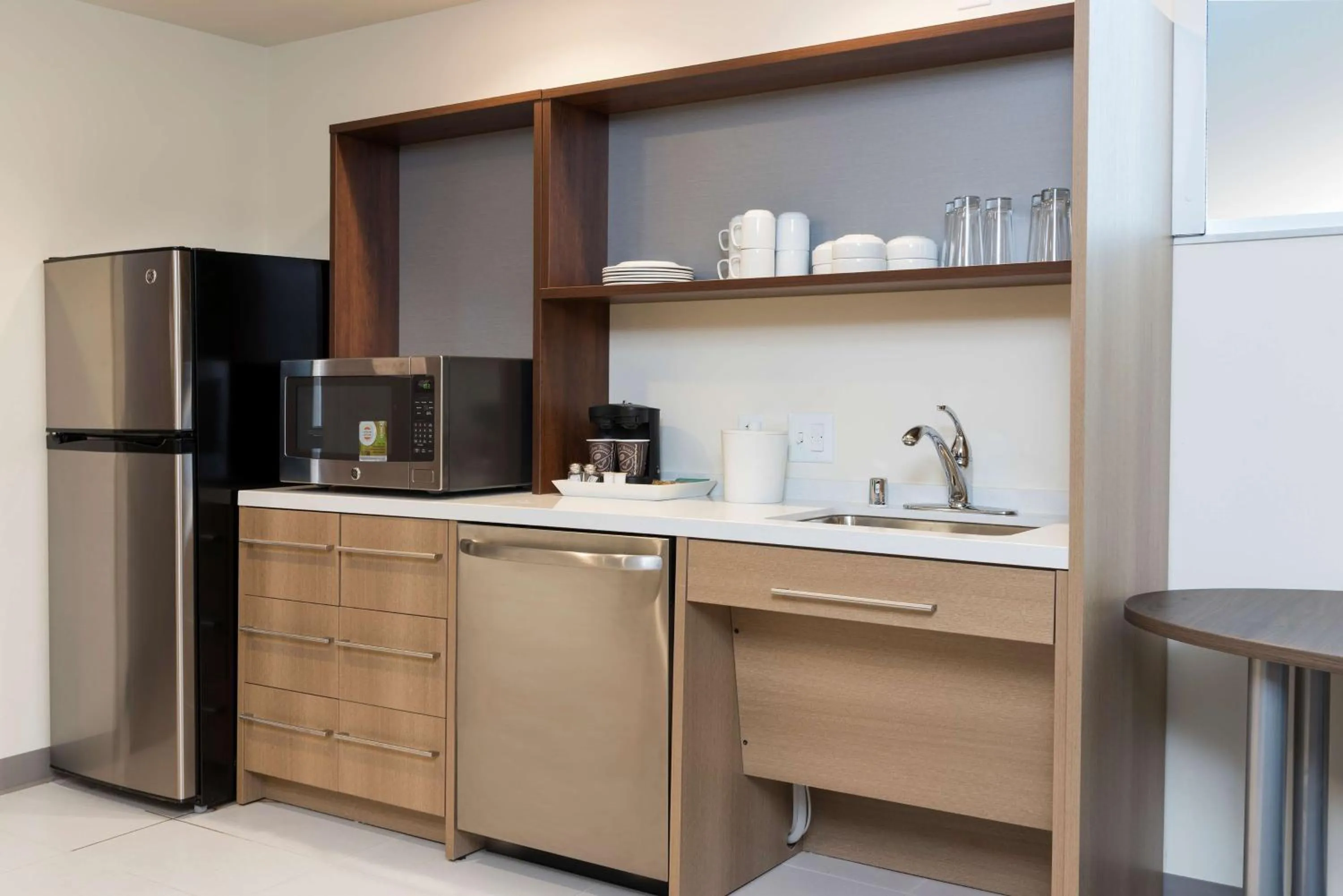 Kitchen or kitchenette in Home2 Suites by Hilton Louisville Downtown NuLu