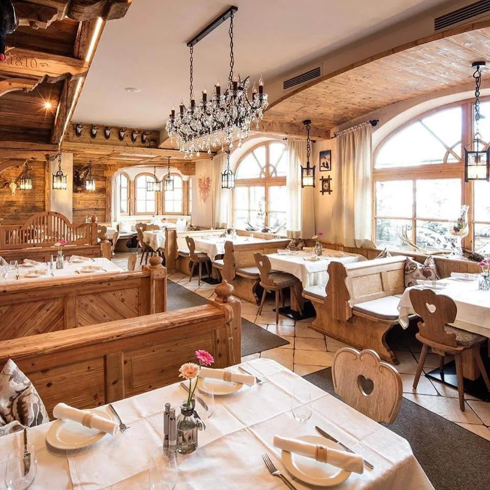 Restaurant/places to eat in Hotel Gasthof Perauer