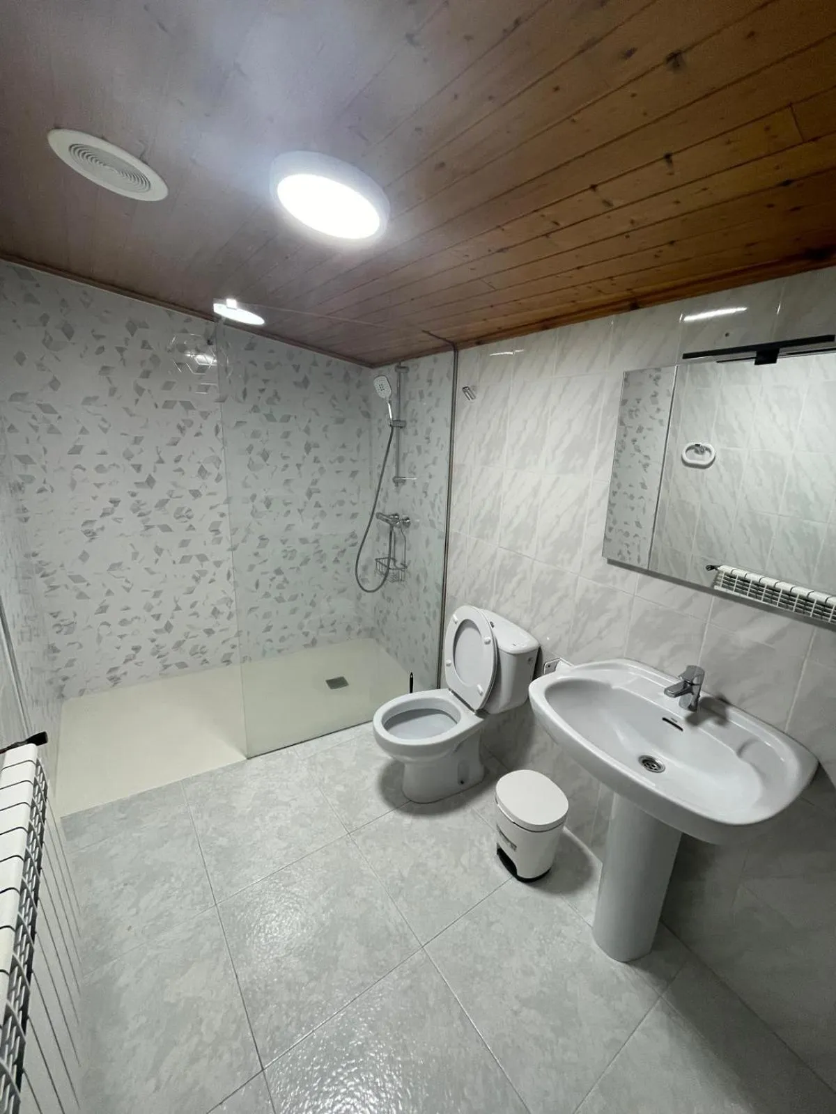 Shower in Hotel Victorino