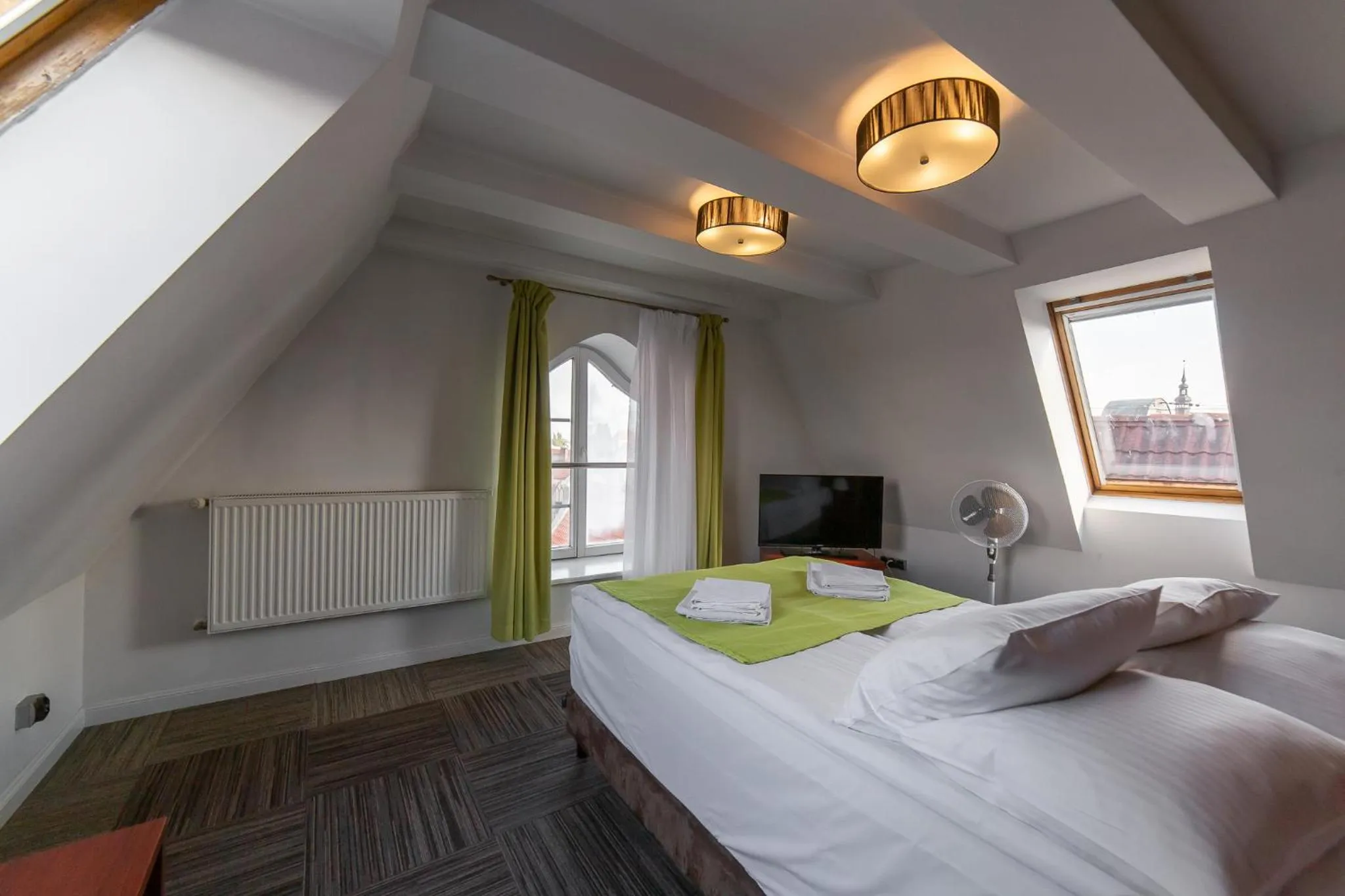 Bed in Hotel Artus - Old Town