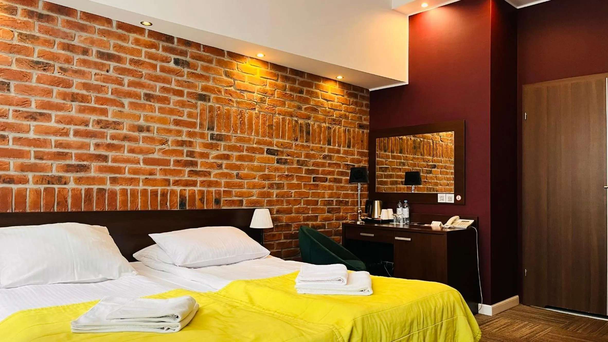 Bed in Hotel Artus - Old Town