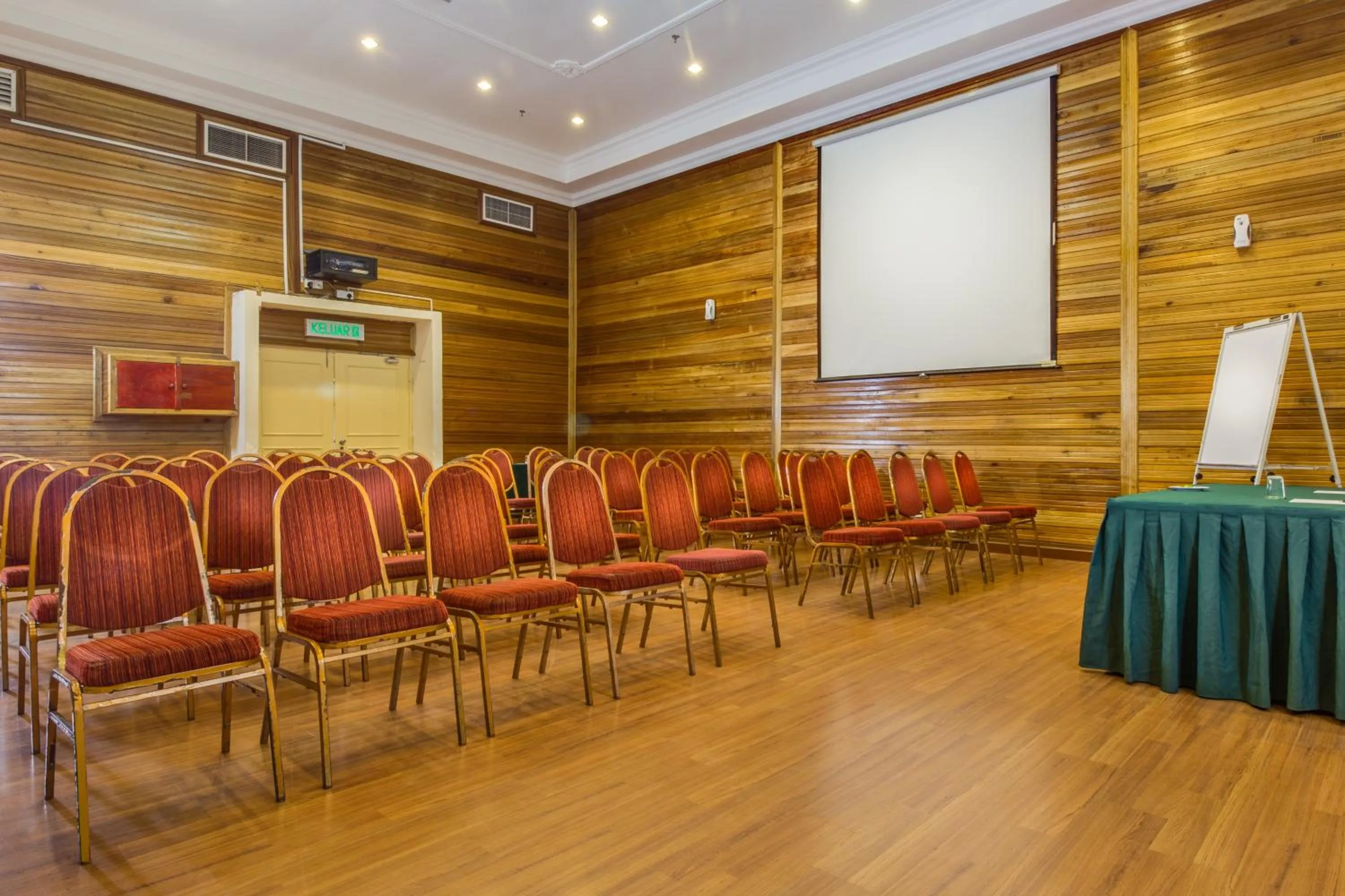 Meeting/conference room in ēRYA by SURIA Cherating