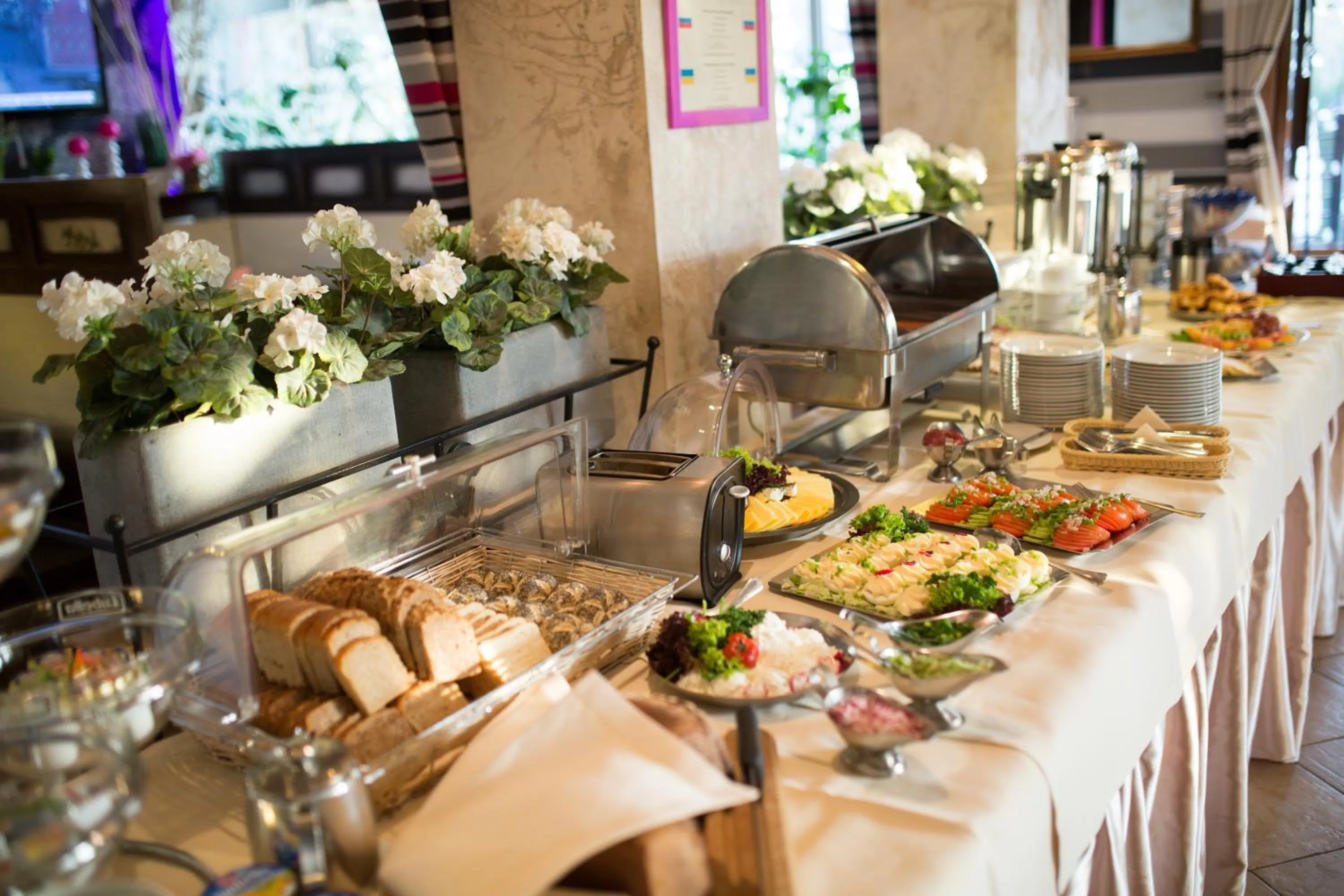 Restaurant/places to eat in Hotel Na Rogatce