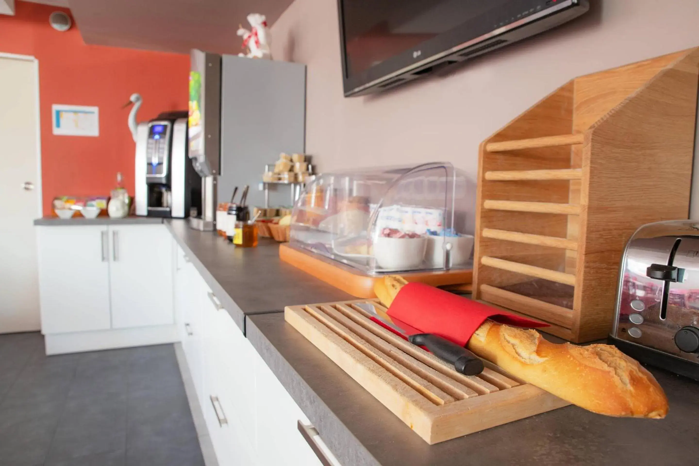 Breakfast in Comfort Aparthotel Mutzig Portes d'Alsace Breakfast in Comfort Aparthotel Mutzig Portes d'Alsace