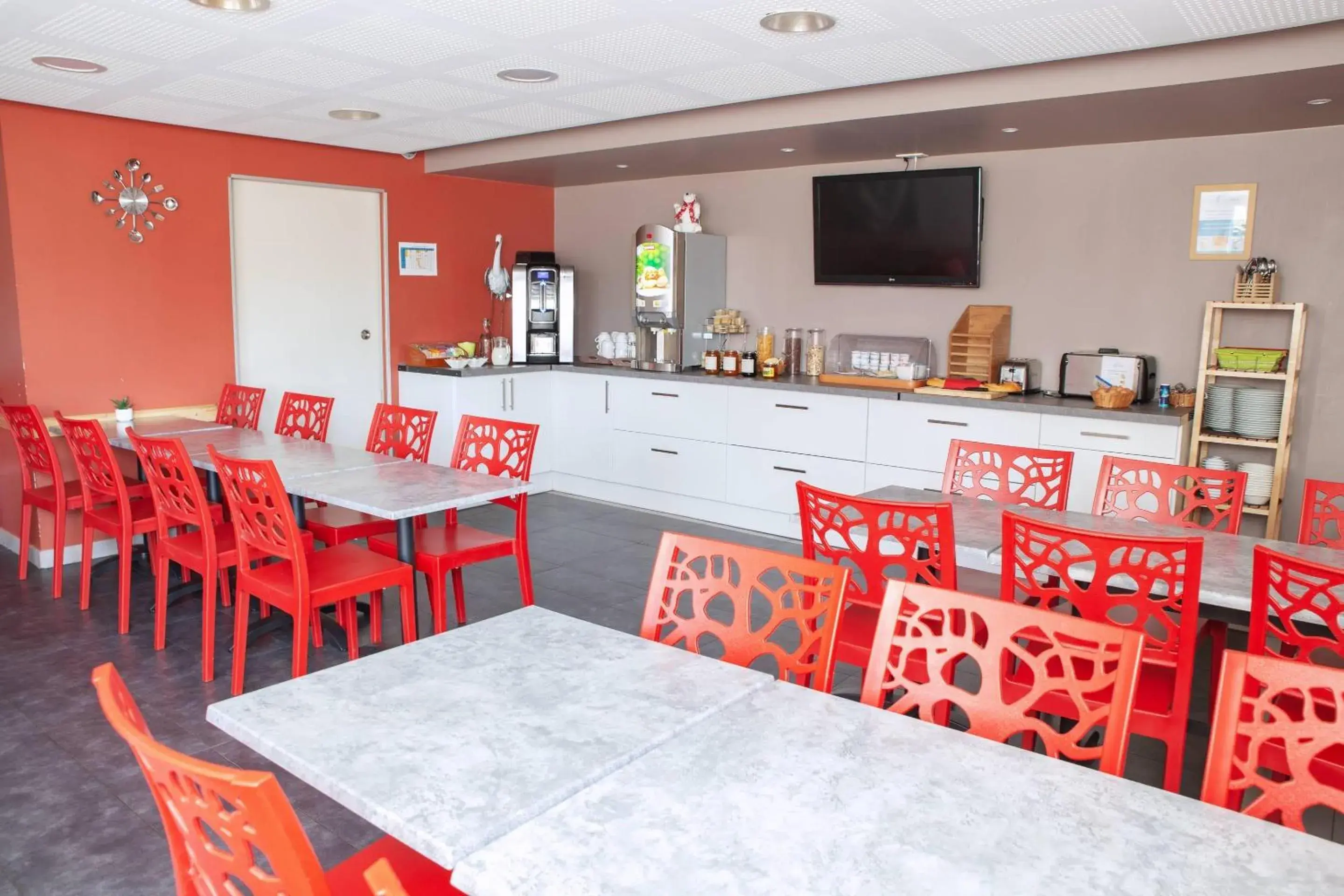 Breakfast in Comfort Aparthotel Mutzig Portes d'Alsace Breakfast in Comfort Aparthotel Mutzig Portes d'Alsace