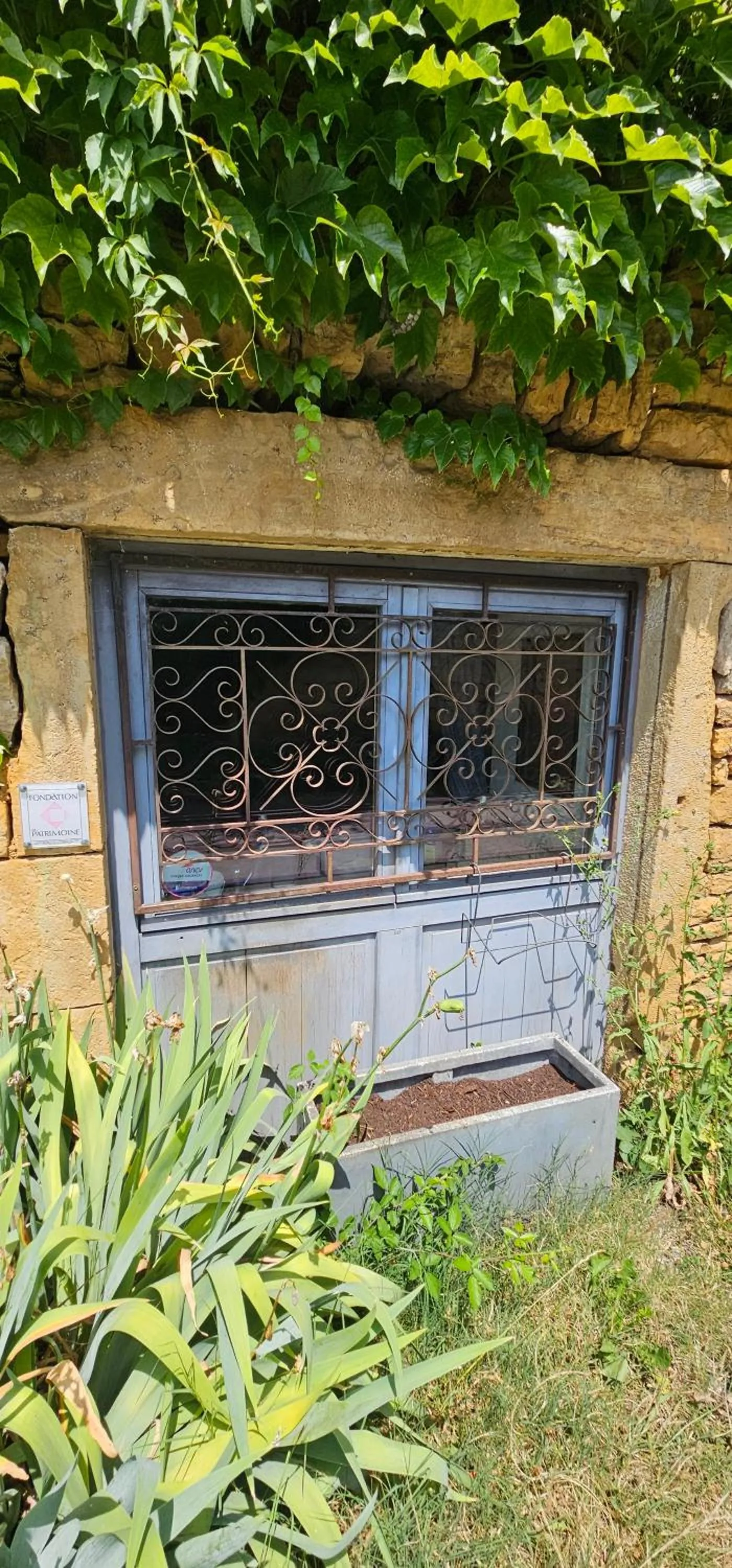 Property building in Le Moulin à huile