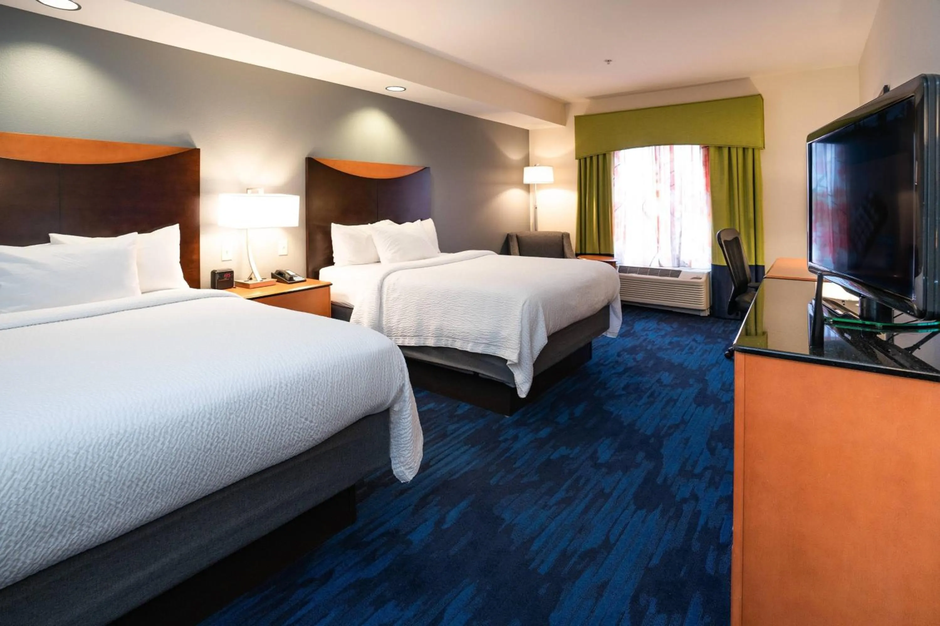 Photo of the whole room, Bed in Fairfield Inn & Suites by Marriott Grand Island