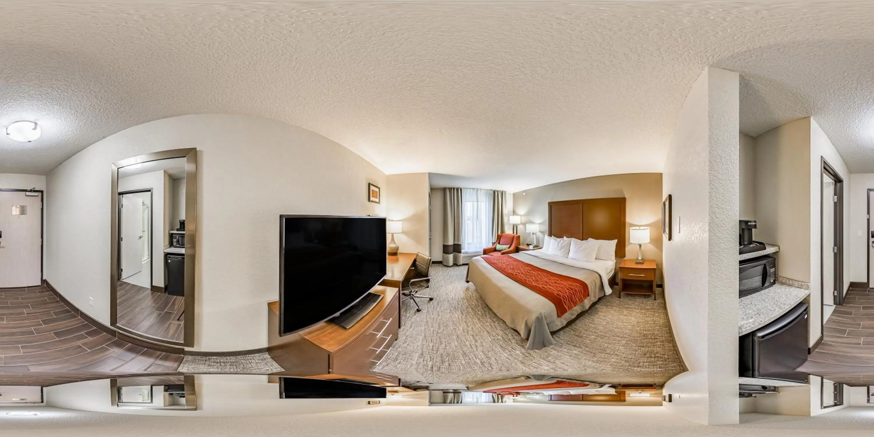 Bed in Comfort Inn Altoona-Des Moines